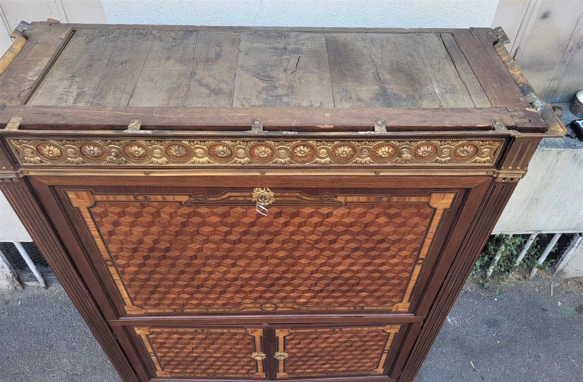 Large Secretaire With Flap In Marquetry, Late 19th Century For Sale 9