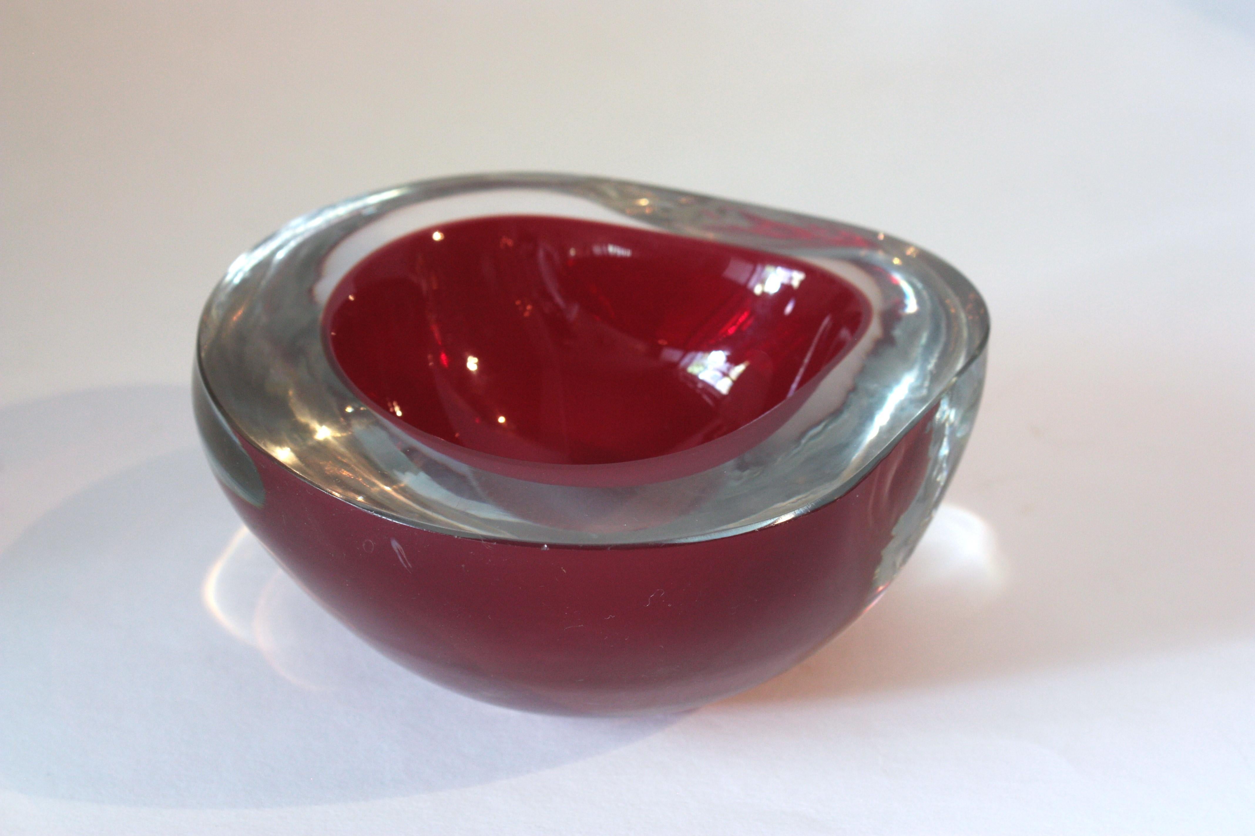 Grande ciotola in vetro artistico Seguso Murano Glass Sommerso Borgogna Clear Geode Triangle in vendita 4