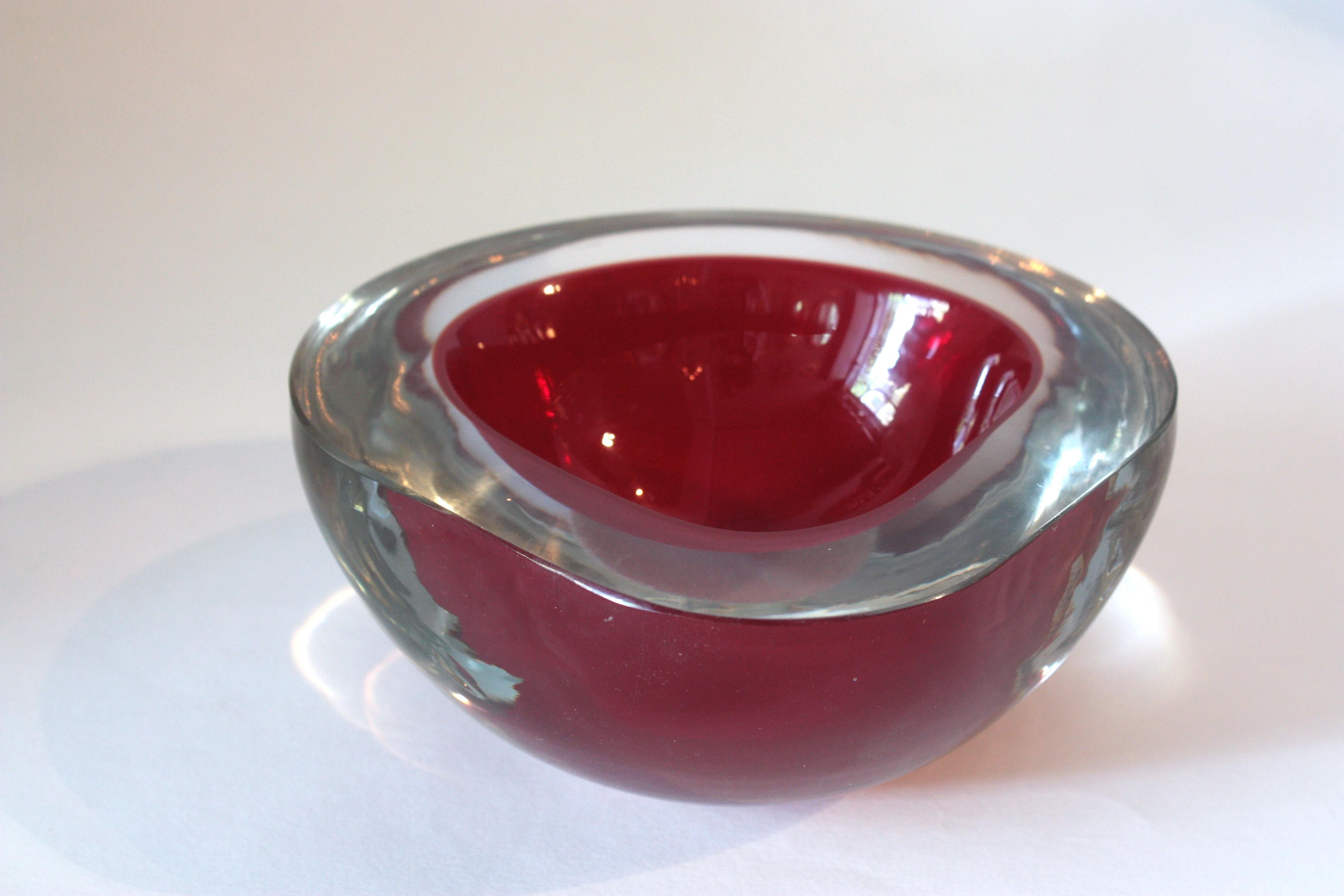 Grande ciotola in vetro artistico Seguso Murano Glass Sommerso Borgogna Clear Geode Triangle in vendita 5