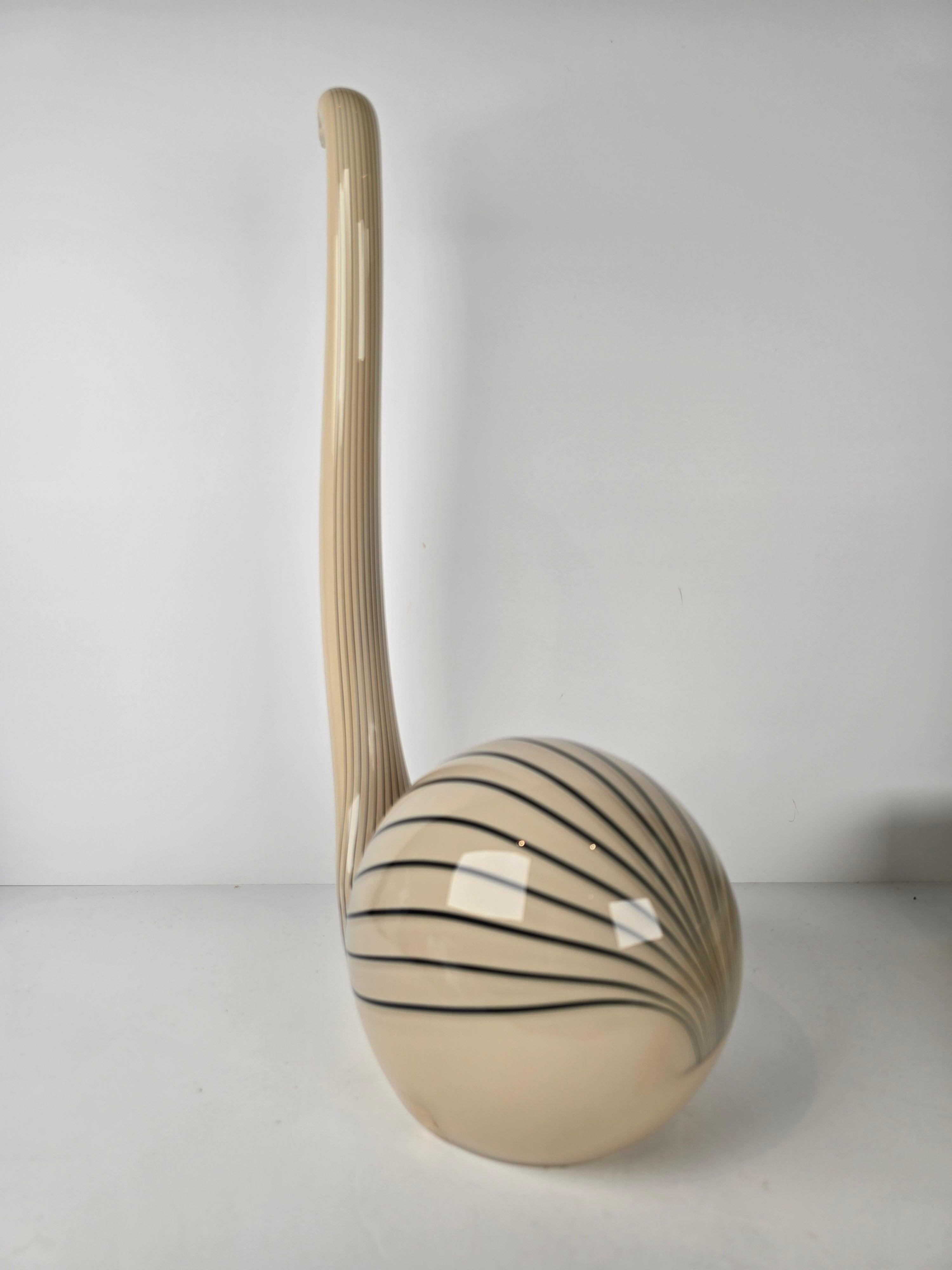 Mid-Century moderno Grande scultura di uccello cigno di Murano di Seguso, metà del secolo scorso. in vendita