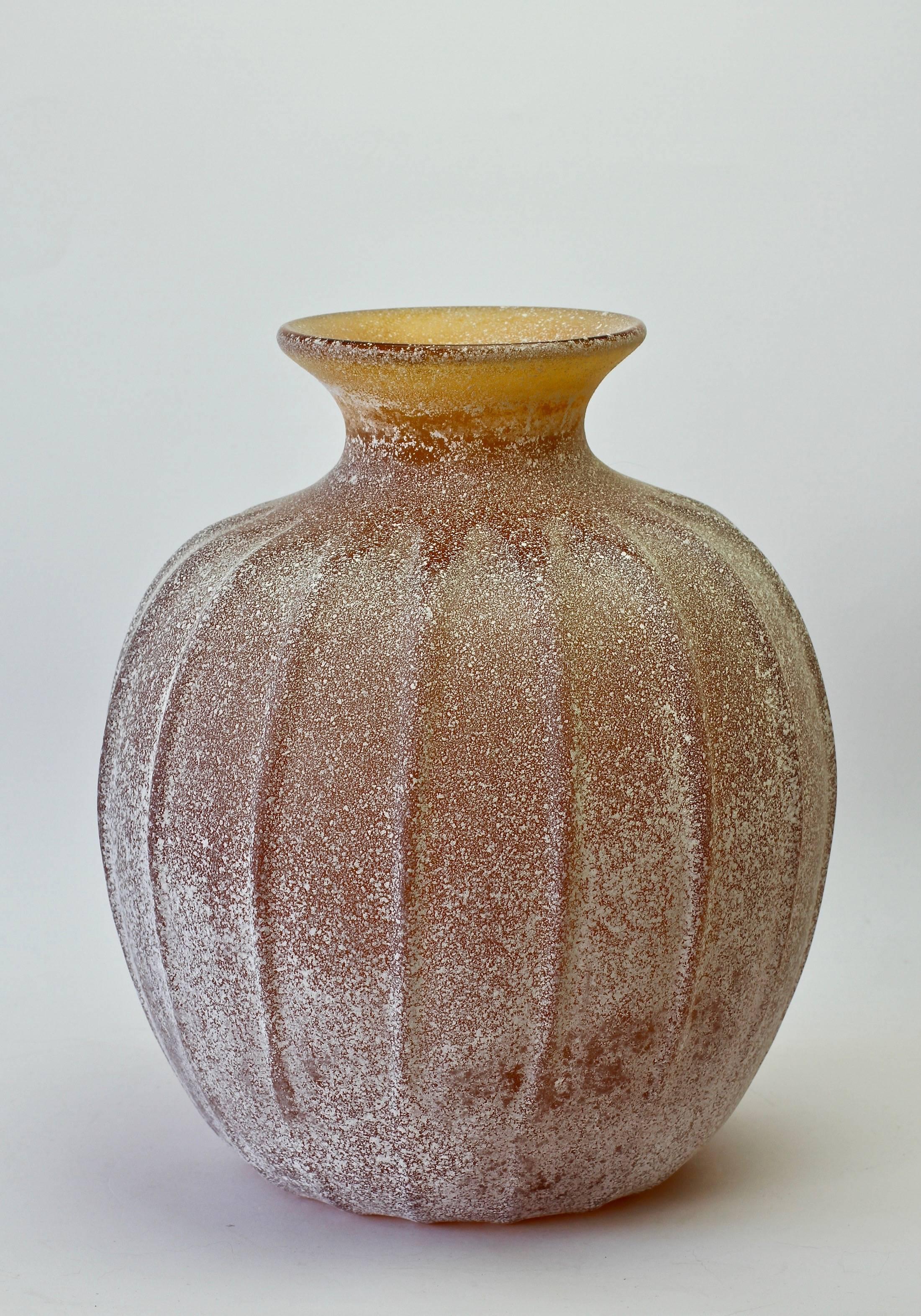 Large 'a Scavo' brown amber colored / coloured glass vessel or vase by Seguso Vetri d'Arte Murano, Italy. Elegant in form and showing extraordinary craftmanship with the use of the 'Scavo' technique to replicate to look and feel of ancient Roman