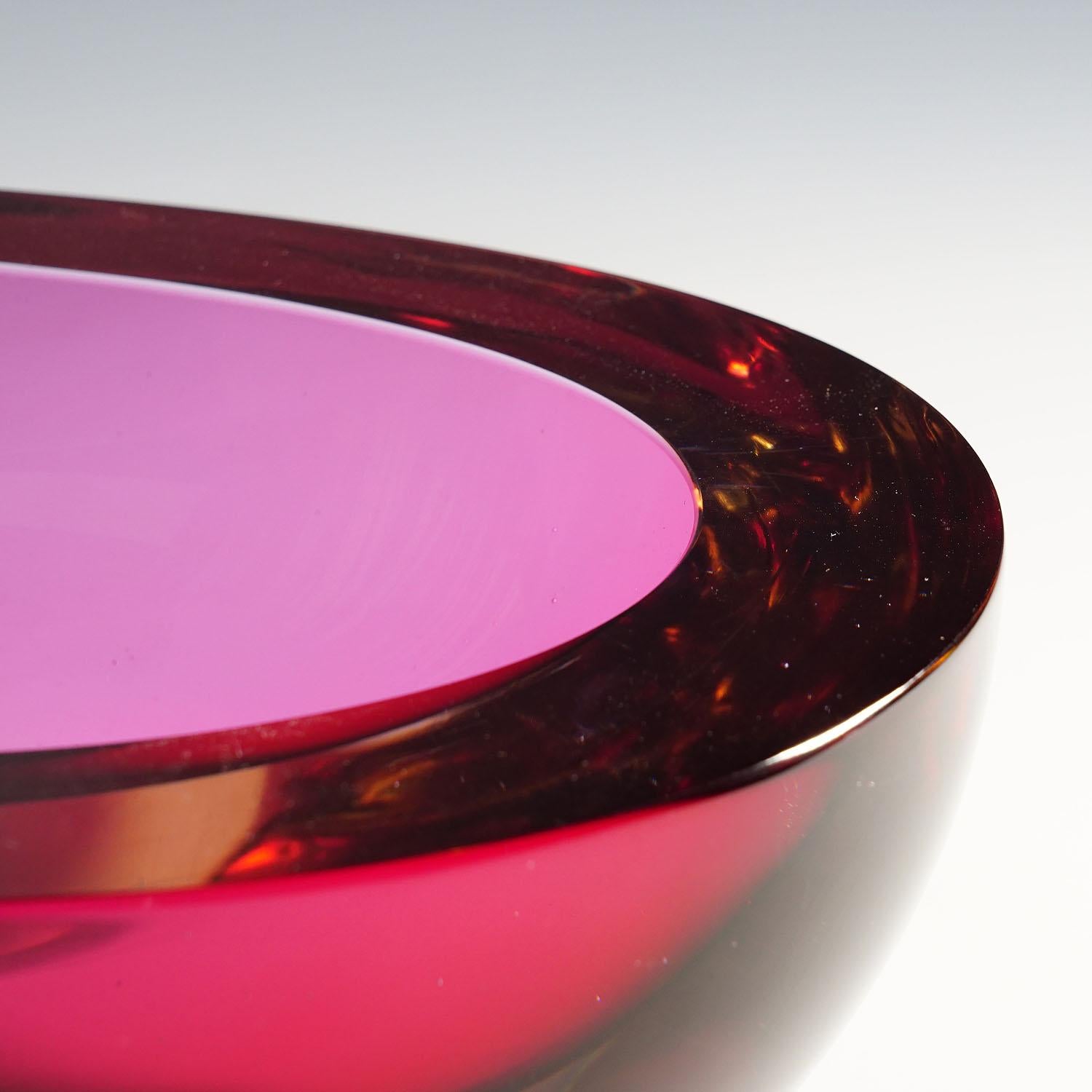 Art Glass Large Seguso Vetri d'Arte Murano Sommerso Glass Bowl, 1960s For Sale