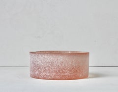 Grand cendrier vintage Seguso en verre de Murano « Scavo » rose, rond et épais, des années 1980