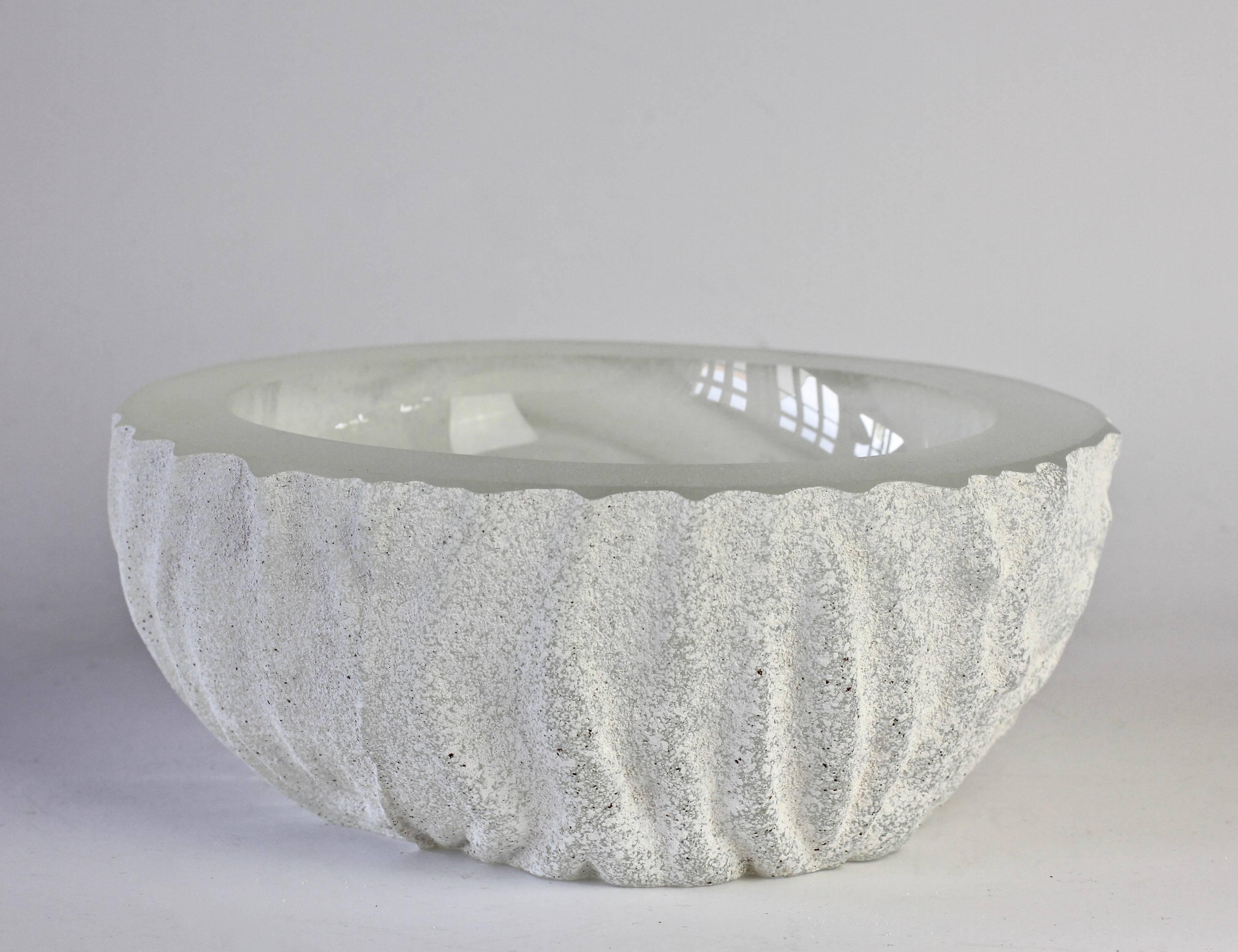 Large Seguso White 'a Scavo' Murano Glass Bowl Attributed to Maurizio Albarelli For Sale 2