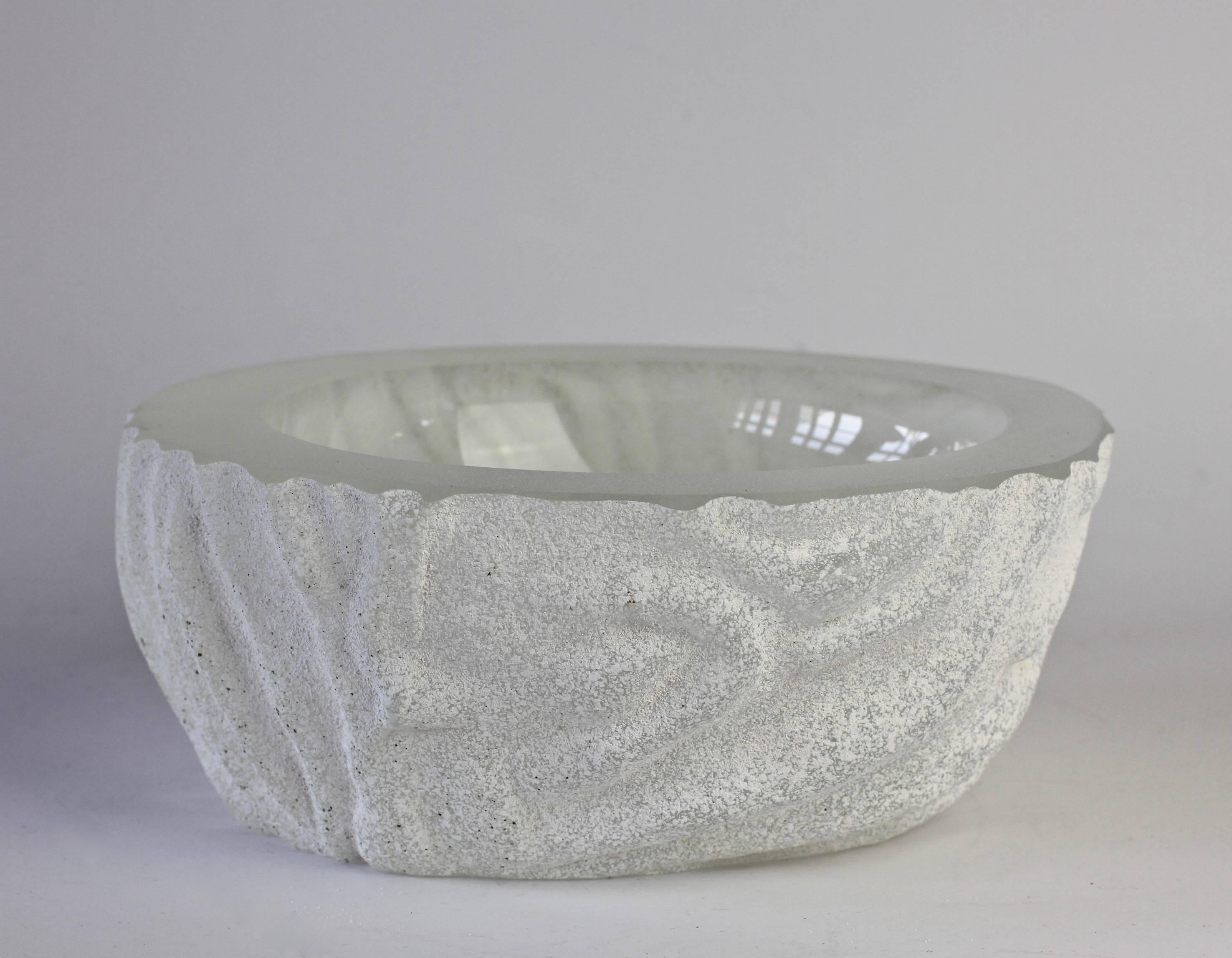 Large Seguso White 'a Scavo' Murano Glass Bowl Attributed to Maurizio Albarelli For Sale 3