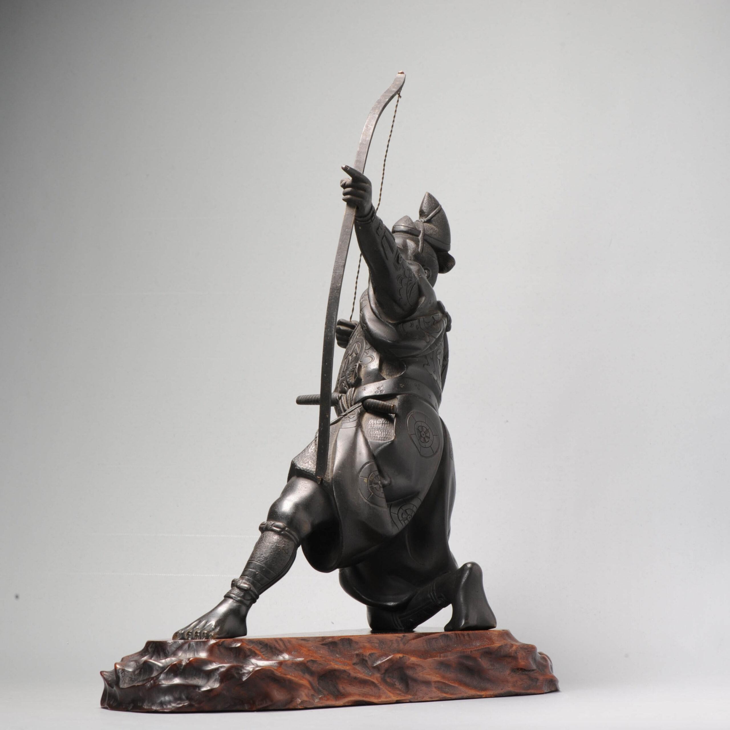 Große Seiji Saku Bronze Archer Figur Statue Japan Meiji Ära (1868-1912) im Angebot 1