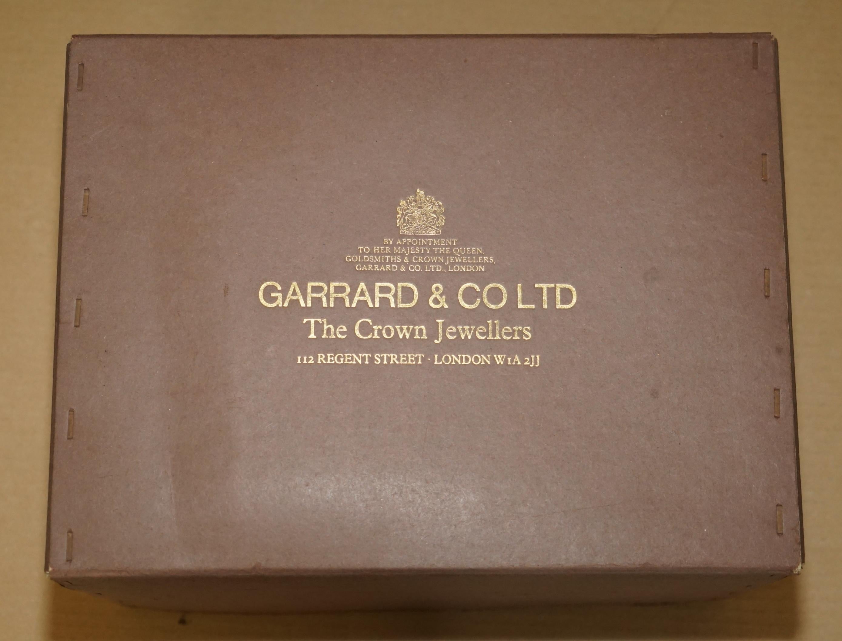 Grande sélection de boîtes de stockage d'antiquités et d'objets anciens d'ARTISANAT GARRARD & CO en vente 5