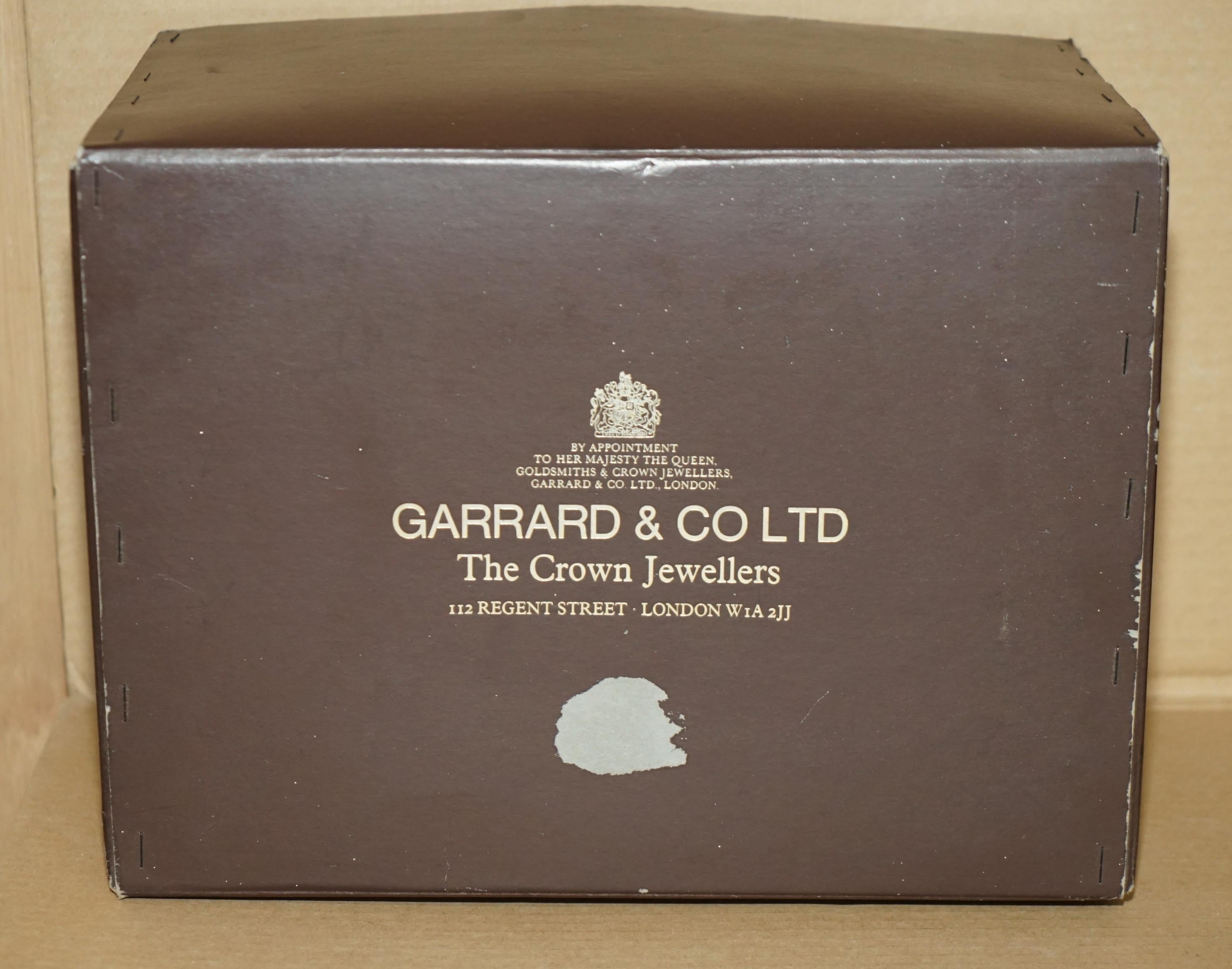 Grande sélection de boîtes de stockage d'antiquités et d'objets anciens d'ARTISANAT GARRARD & CO en vente 7