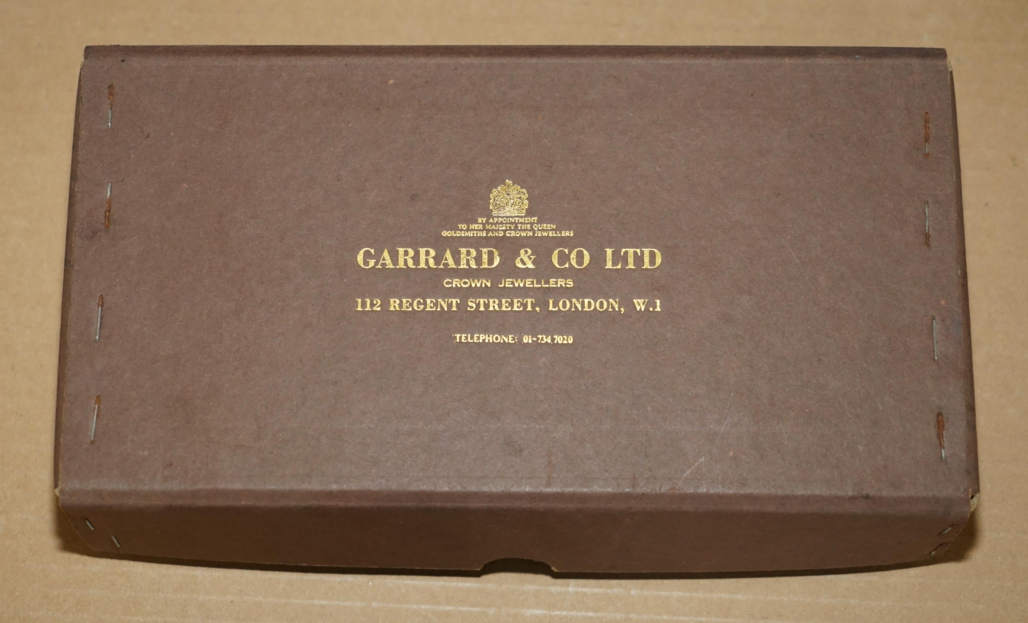 Anglais Grande sélection de boîtes de stockage d'antiquités et d'objets anciens d'ARTISANAT GARRARD & CO en vente