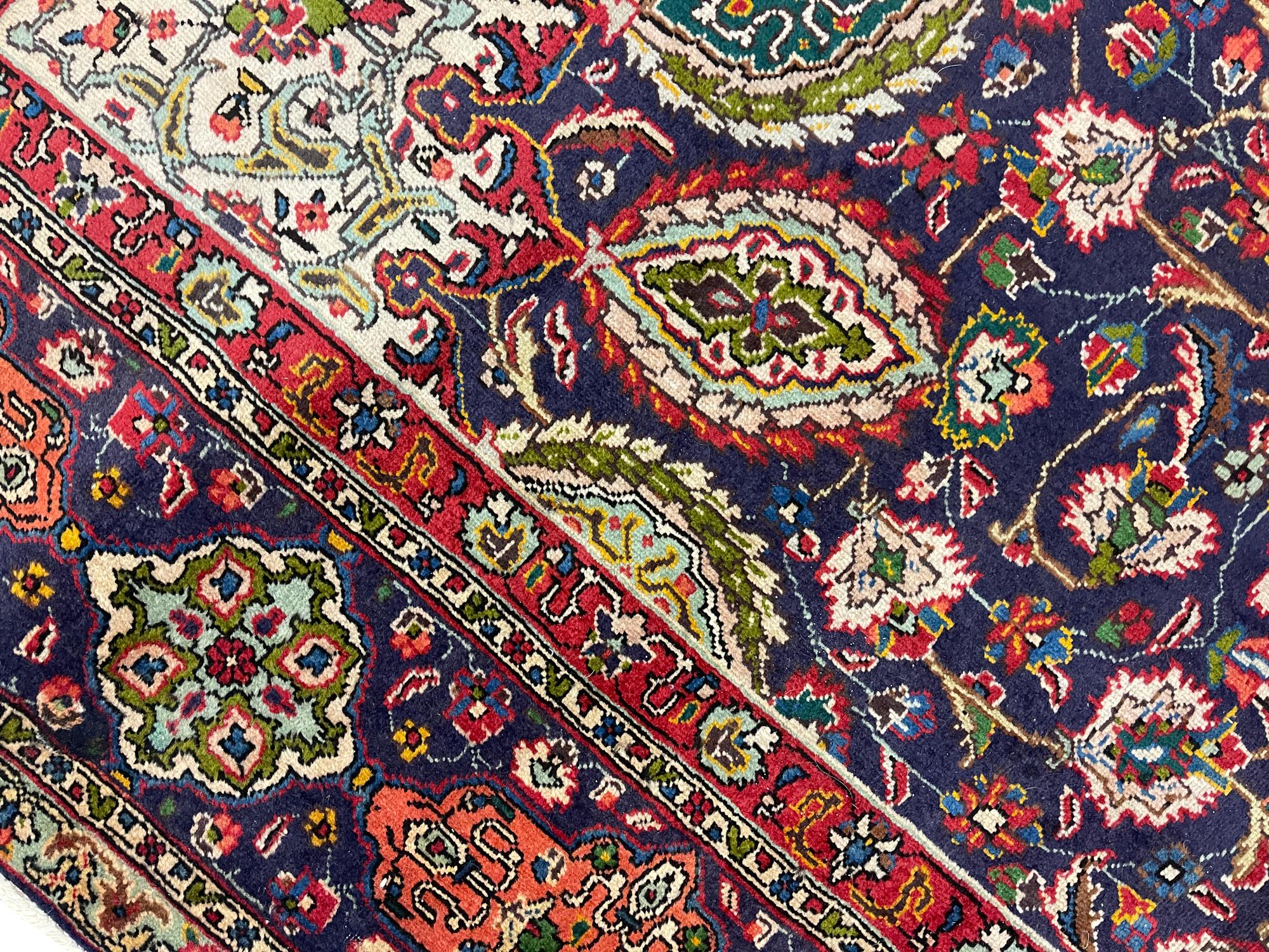 Großer halb antiker orientalischer Teppich aus handgewebter blauer Wolle, Wohnzimmerteppich im Angebot 4