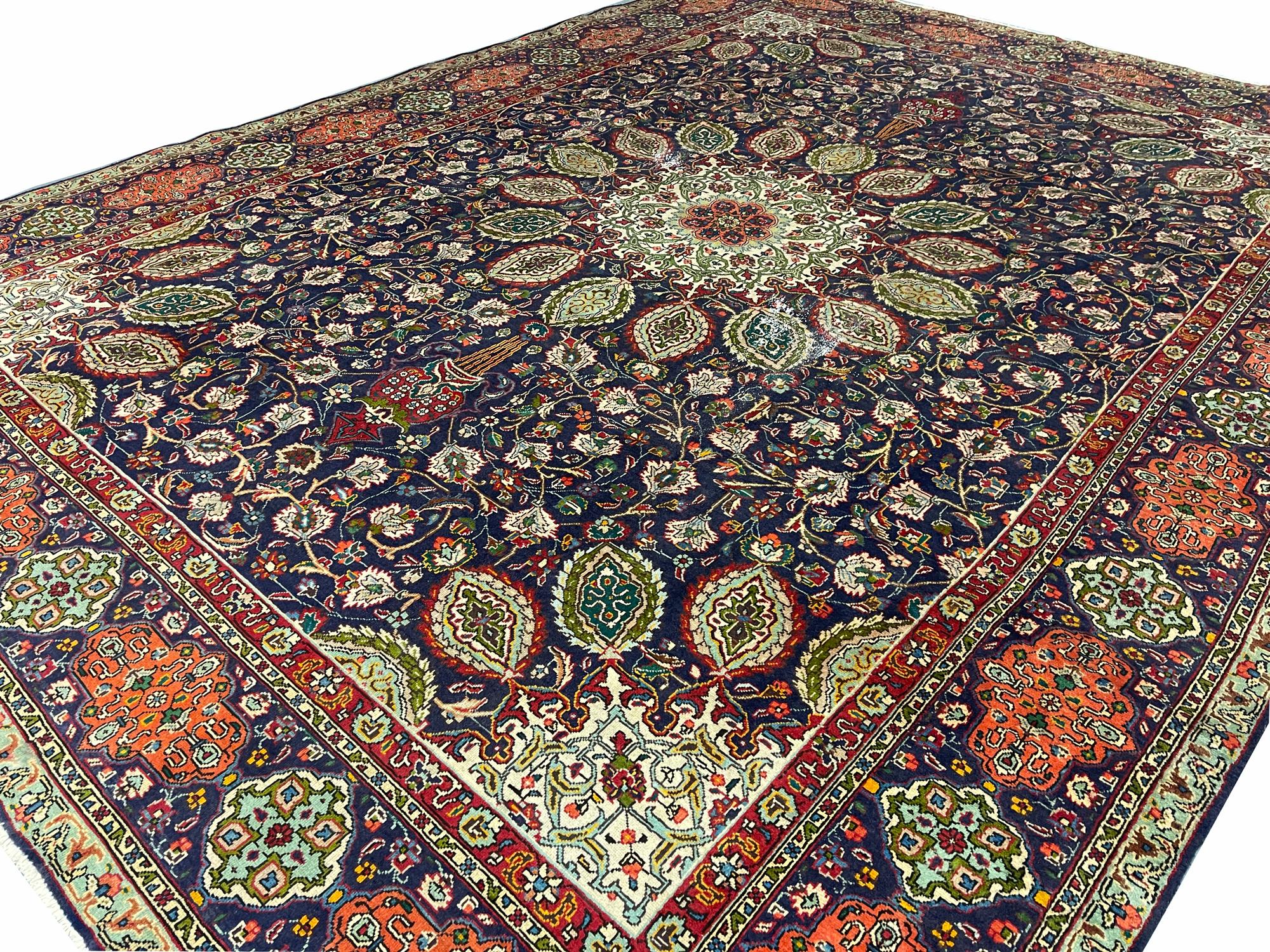 Großer halb antiker orientalischer Teppich aus handgewebter blauer Wolle, Wohnzimmerteppich (Aserbaidschanisch) im Angebot