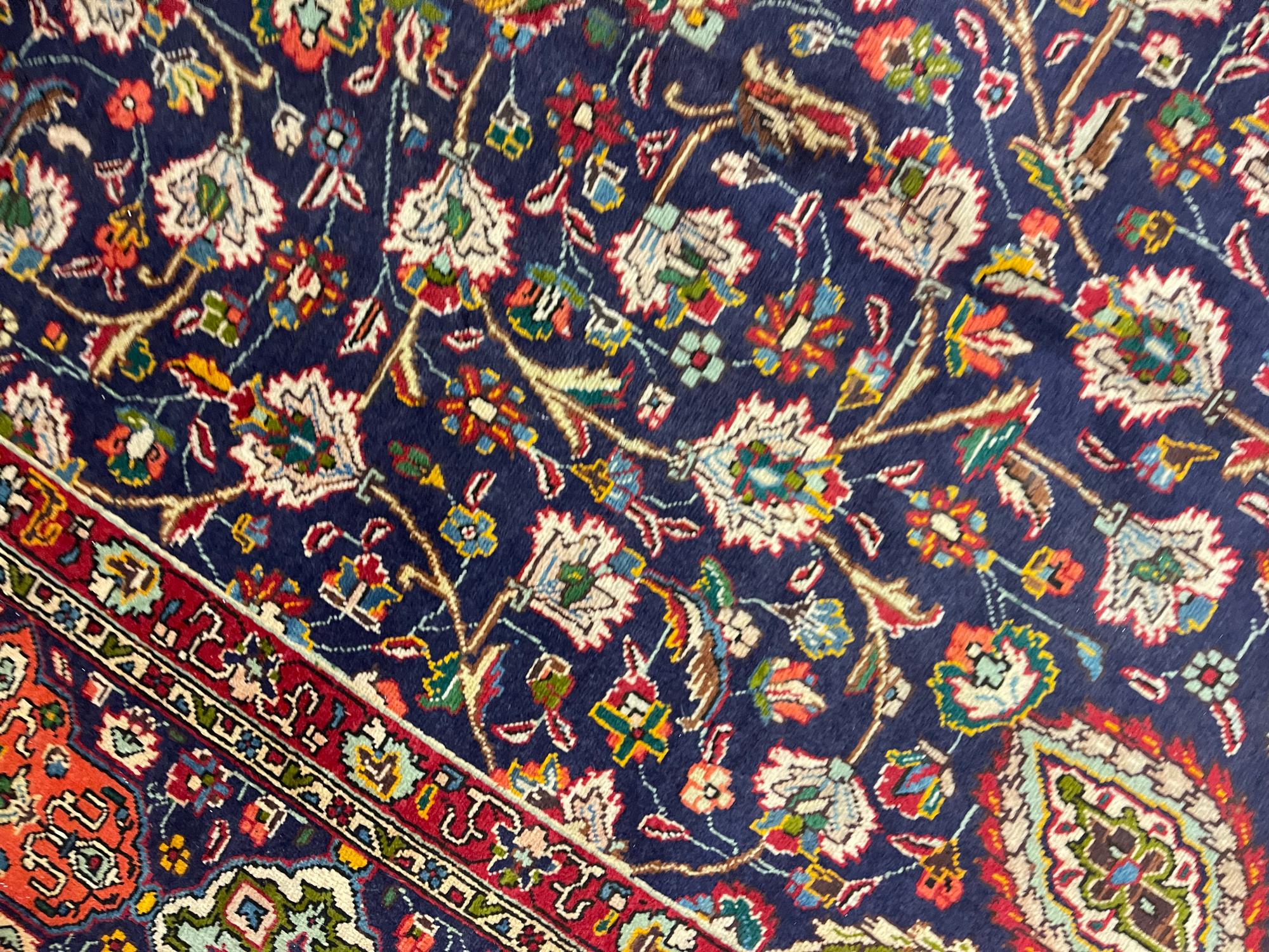 Großer halb antiker orientalischer Teppich aus handgewebter blauer Wolle, Wohnzimmerteppich im Angebot 1