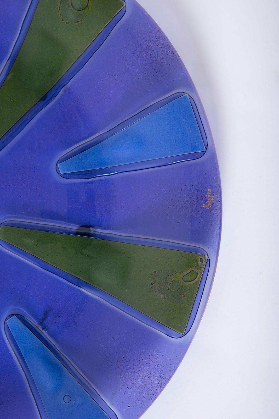 Beautiful large serving dish in siamese purple by Michael & Frances Higgins. This handcrafted serving dish is comprised of two pieces of fused and is in excellent condition.