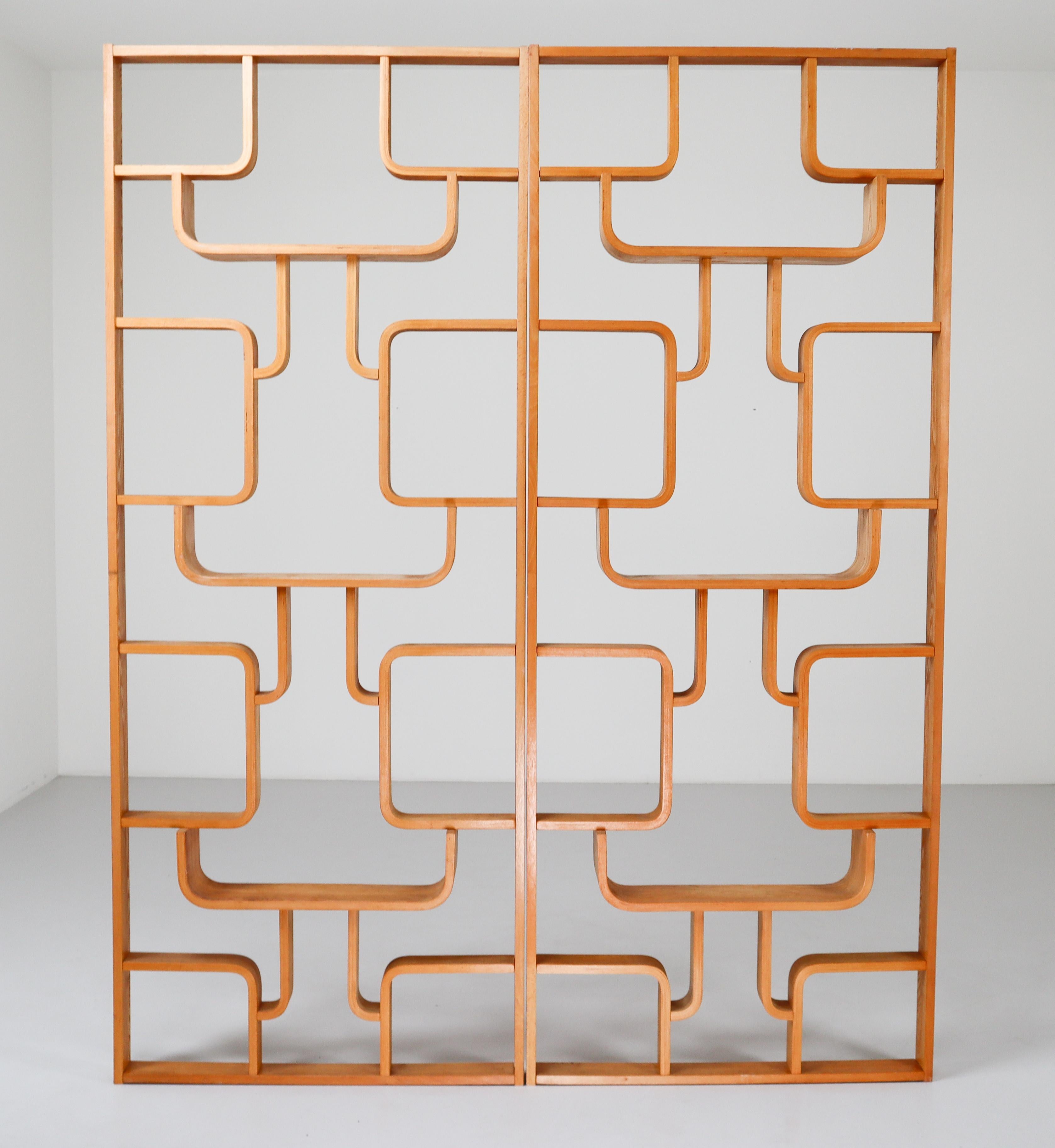 Large Set Midcentury Room Dividers in Blond Bentwood, circa 1960s 4