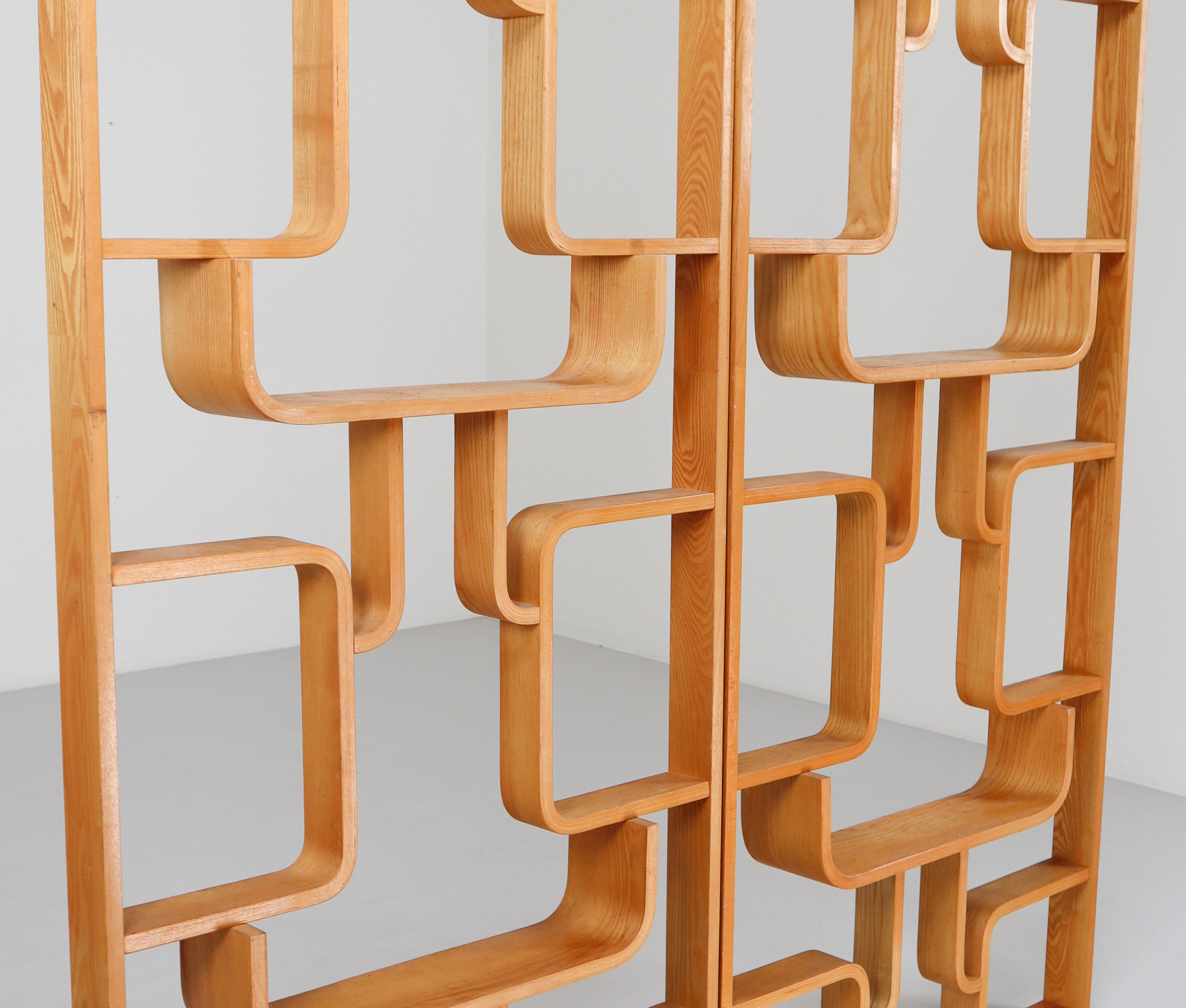 Large Set Midcentury Room Dividers in Blond Bentwood, circa 1960s 2