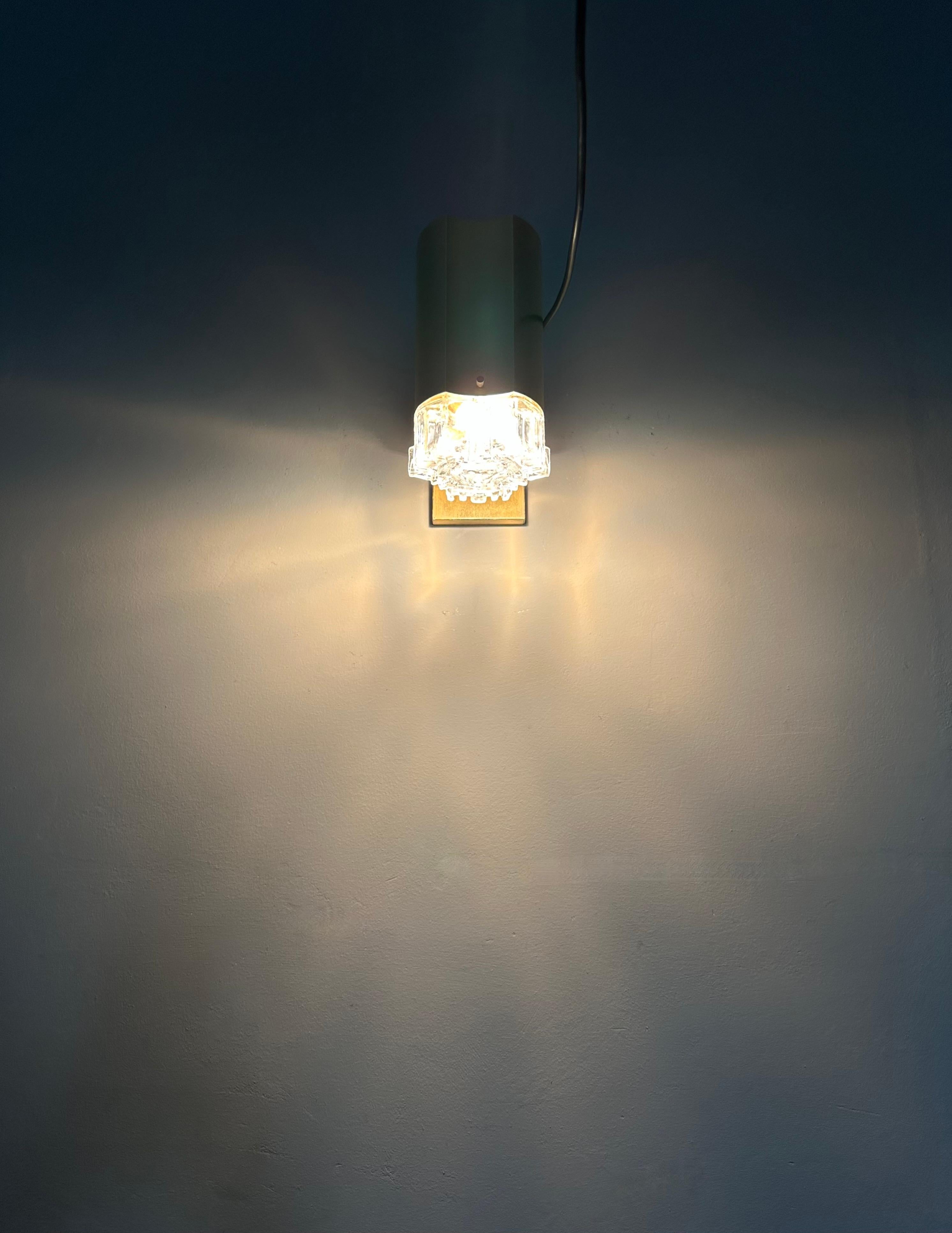 Grande set di 10 lampade da parete in vetro e alluminio del MidCentury di design italiano in vendita 2