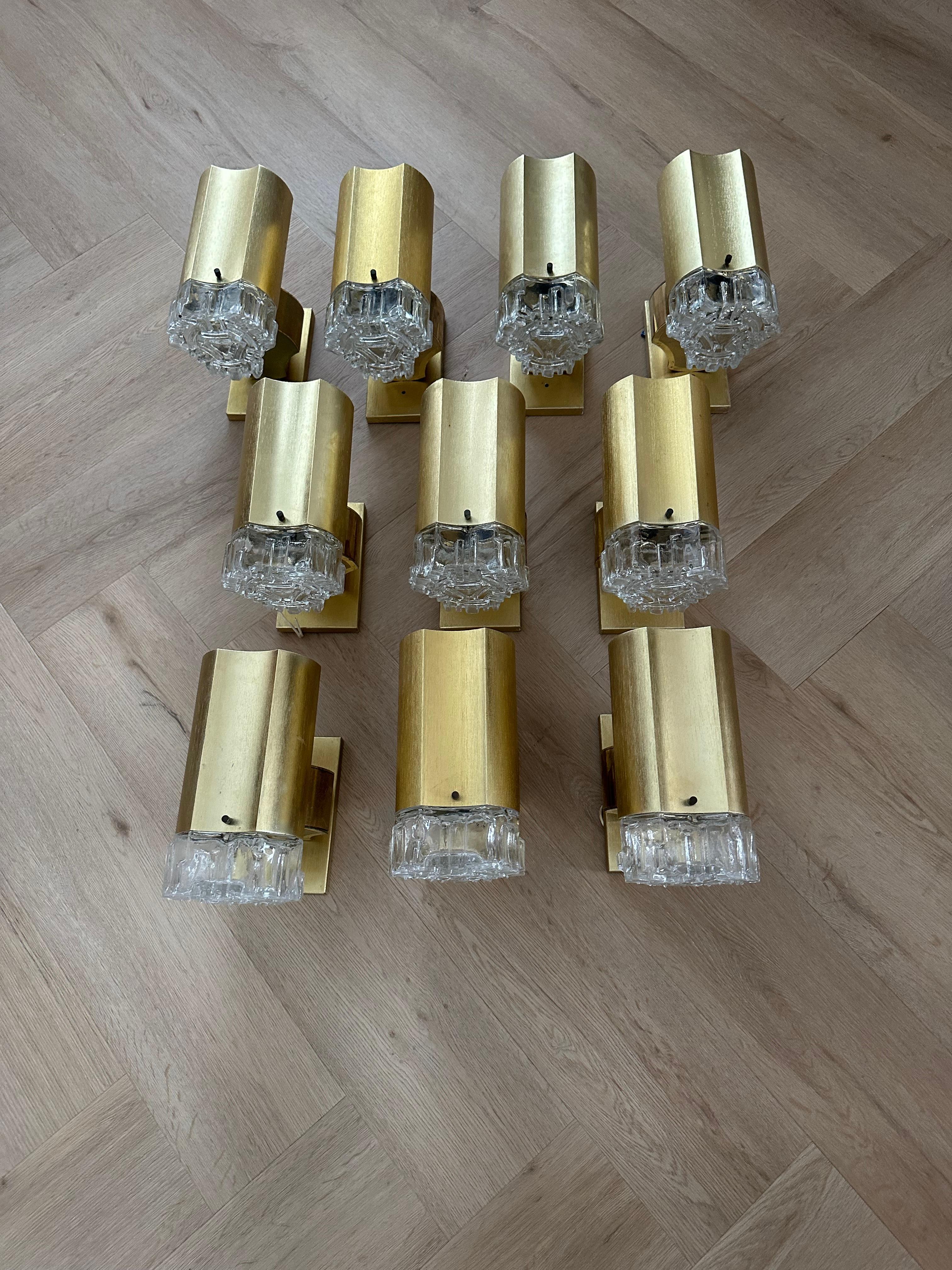 Grande set di 10 lampade da parete in vetro e alluminio del MidCentury di design italiano in vendita 5