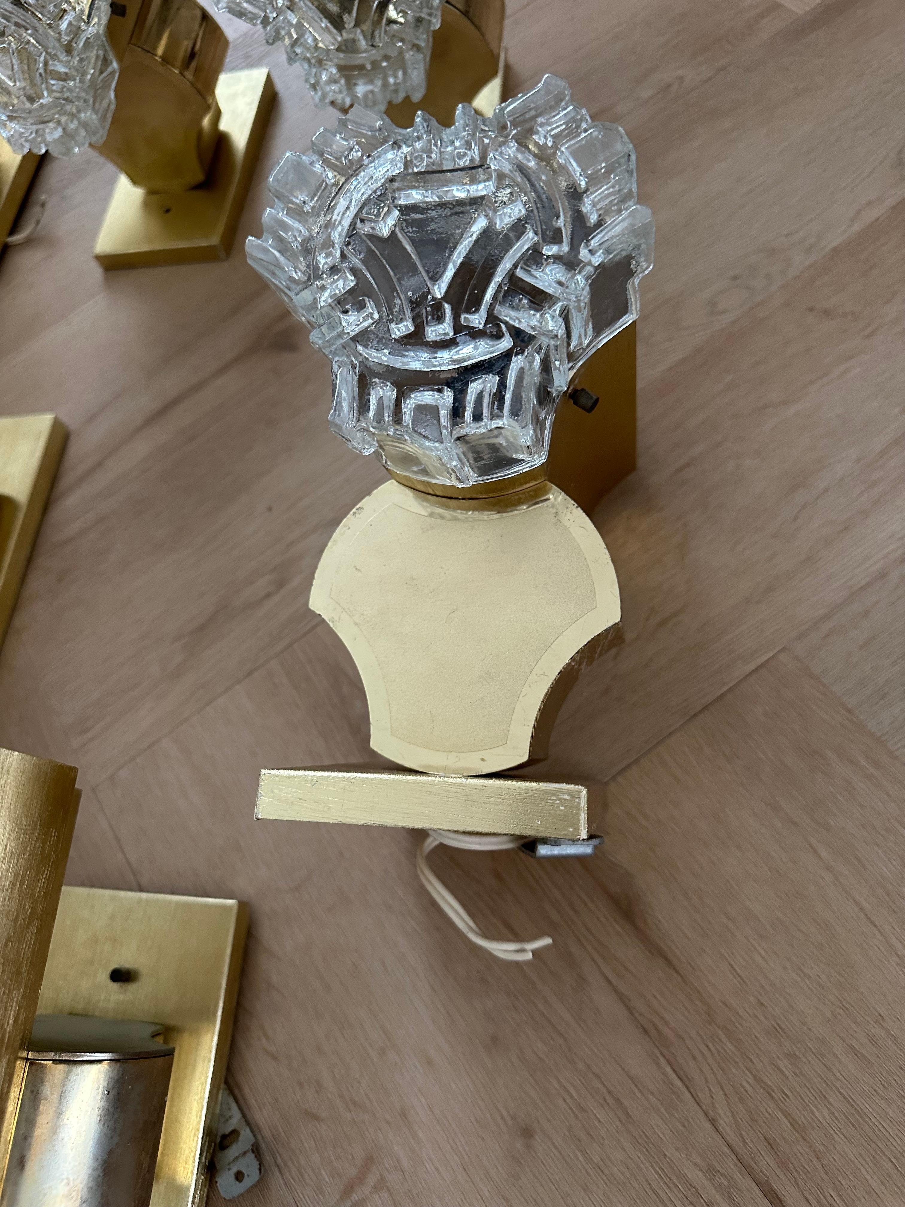 Grande set di 10 lampade da parete in vetro e alluminio del MidCentury di design italiano in vendita 8