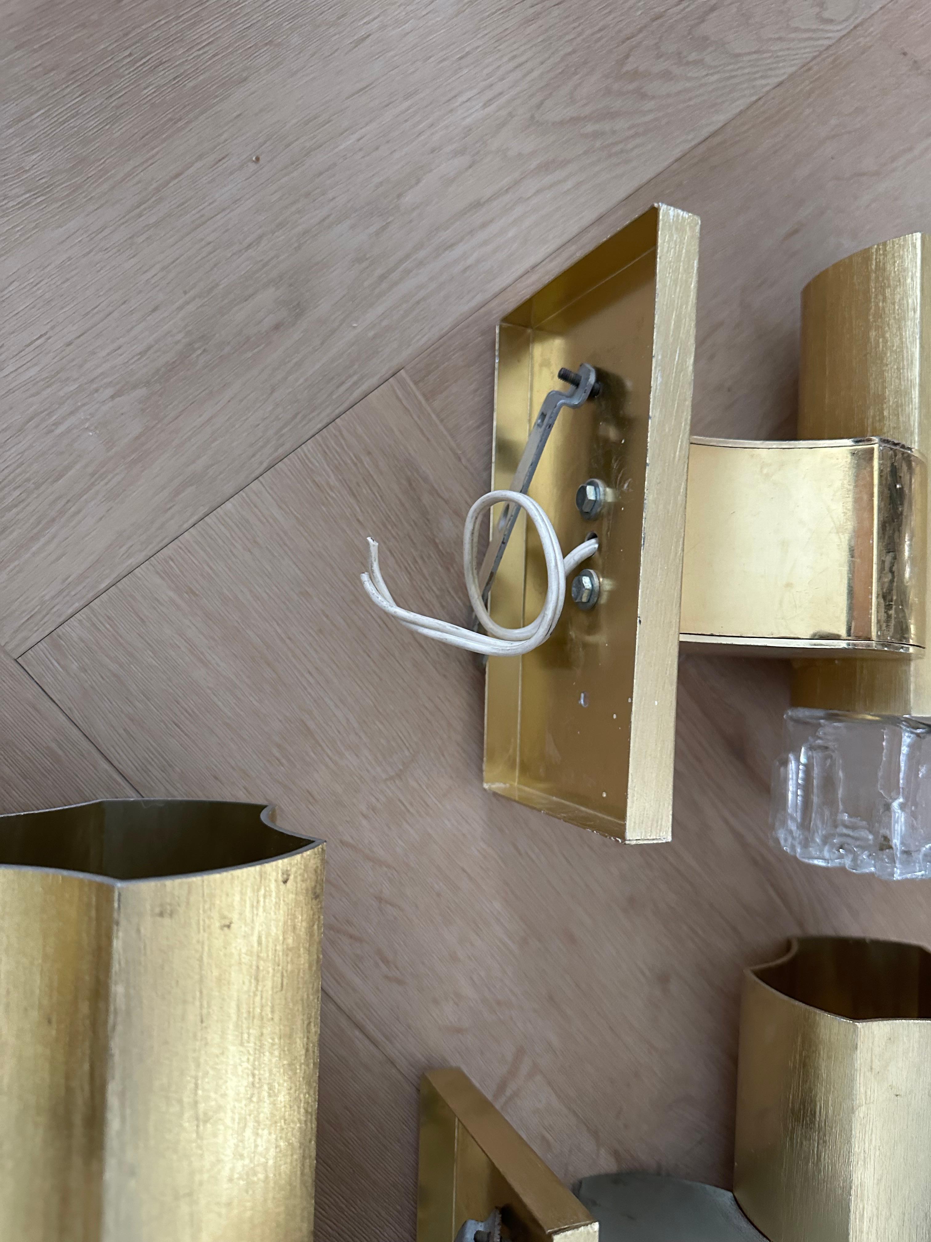 Grande set di 10 lampade da parete in vetro e alluminio del MidCentury di design italiano in vendita 12