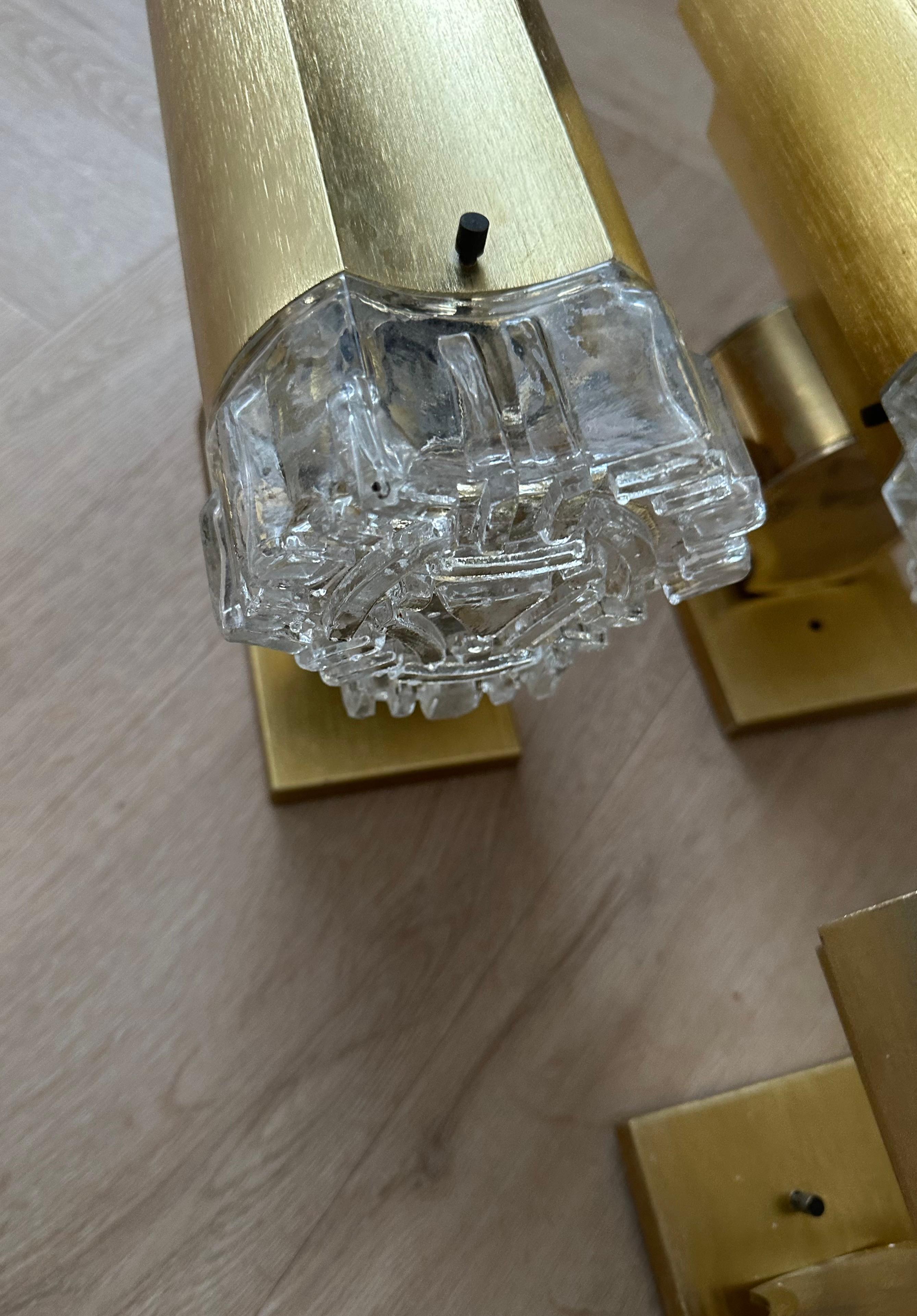 Italiano Grande set di 10 lampade da parete in vetro e alluminio del MidCentury di design italiano in vendita