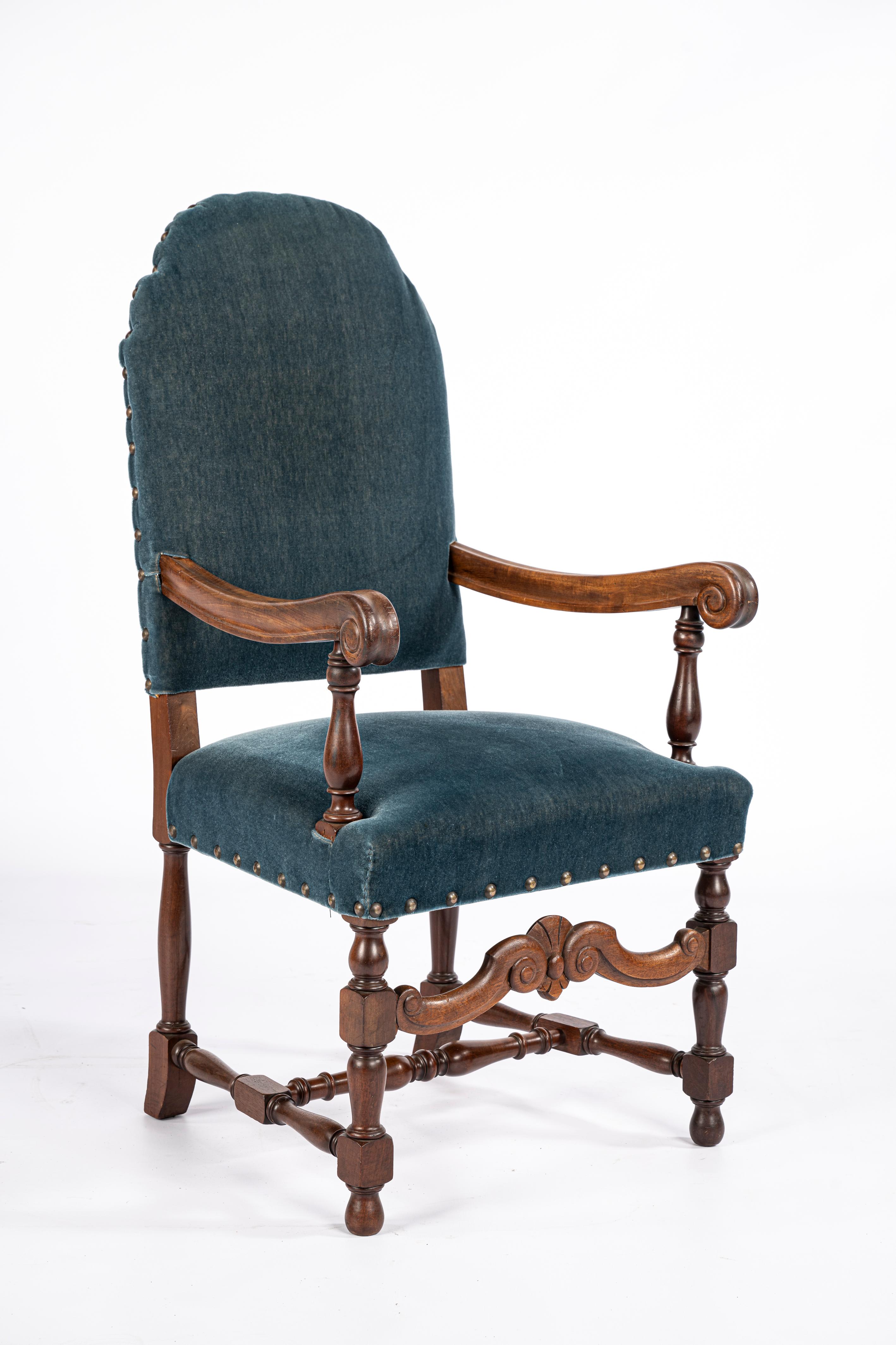 Large set of 10 Vintage French walnut carved Petrol velvet armchairs In Good Condition For Sale In Casteren, NL