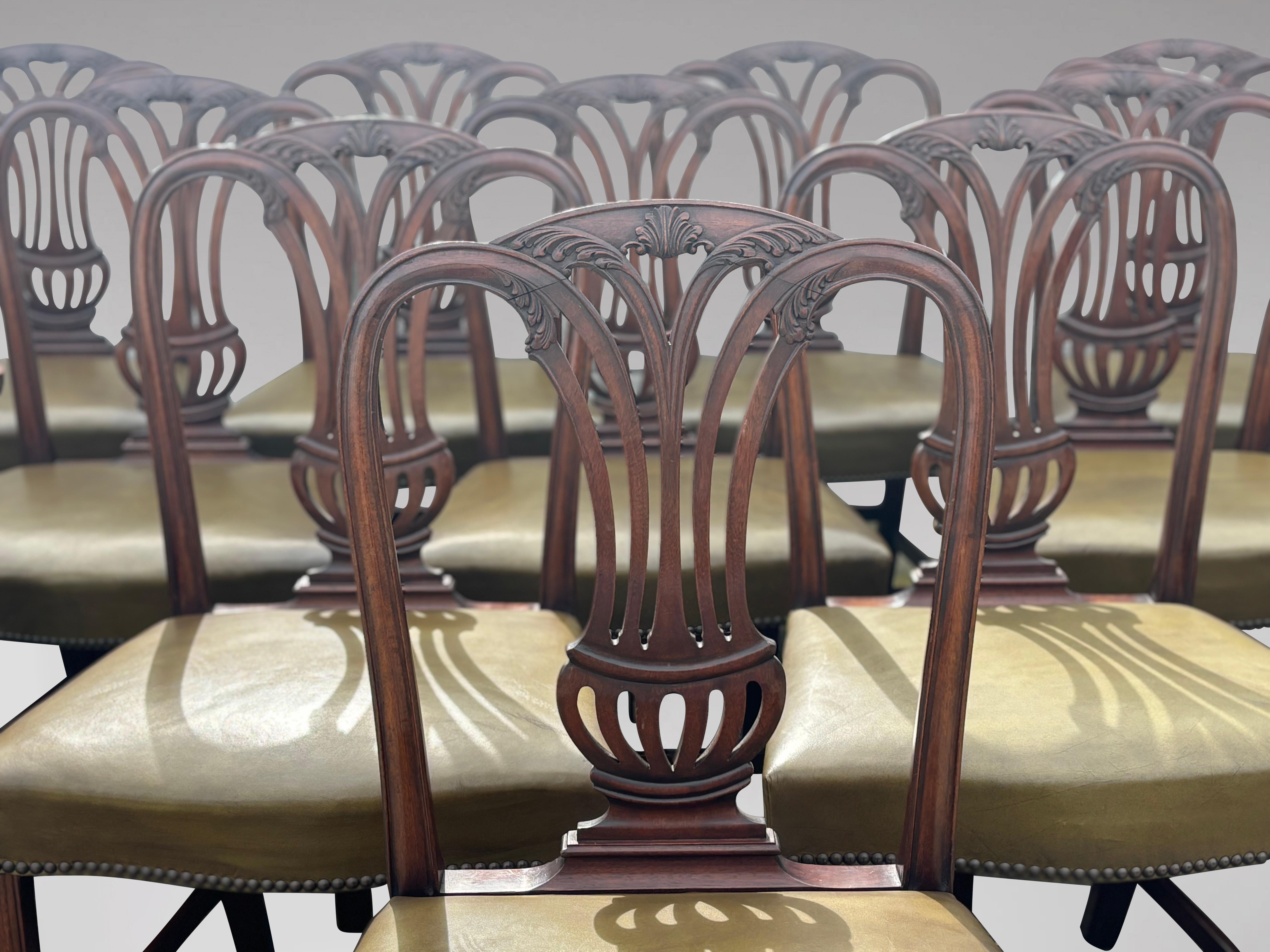 Large Set of 14 Hepplewhite Dining Room Chairs For Sale 6