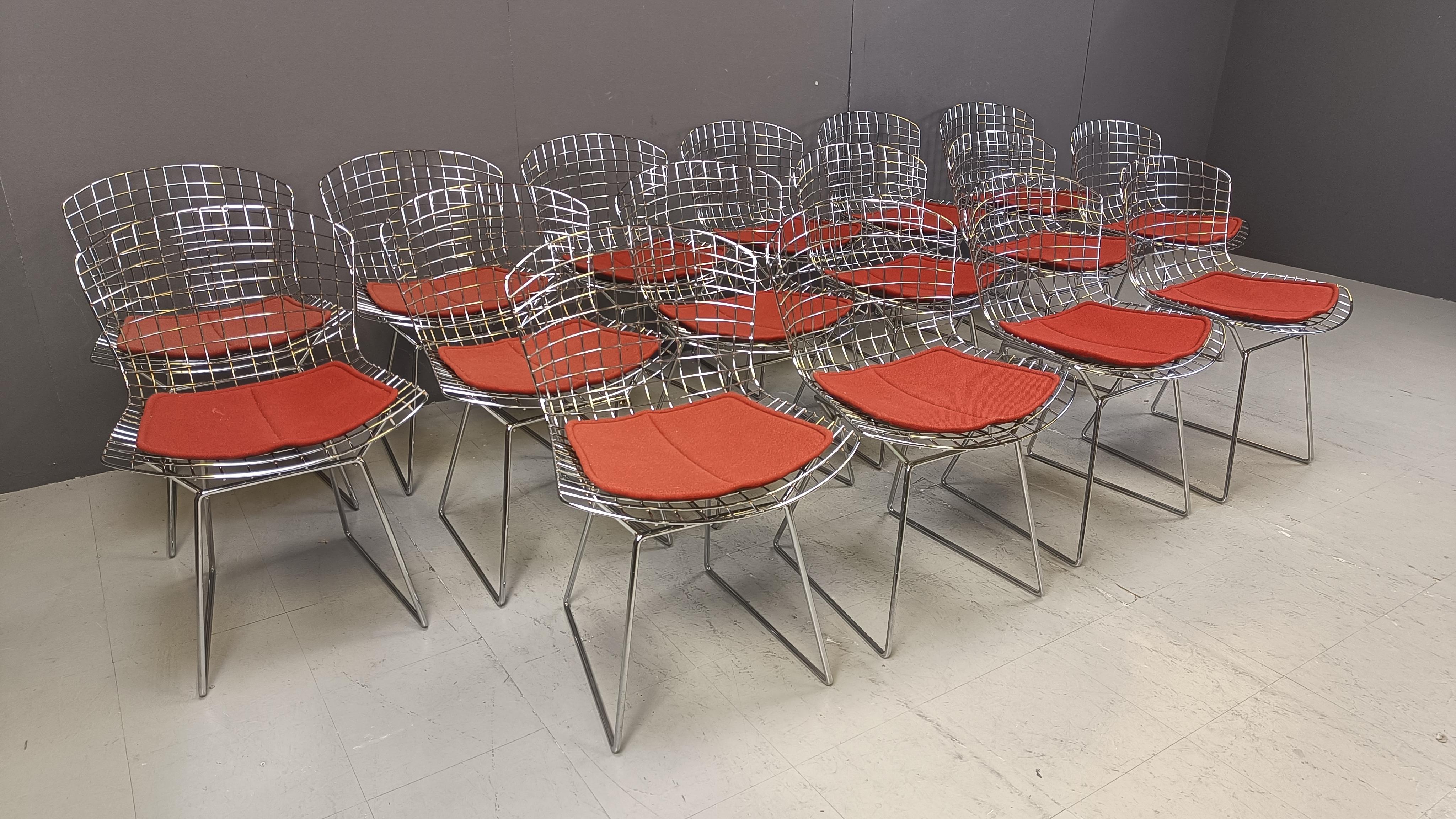 Large set of 16 Vintage Model 420 dining chair by Harry Bertoia for Knoll 1