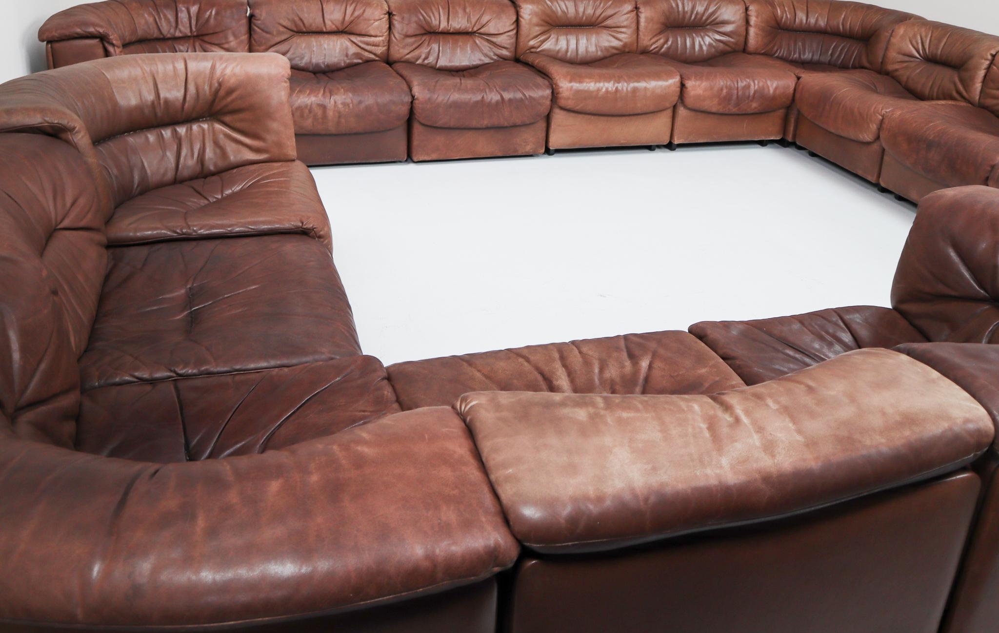 Large Set of 19 Elements Patinated Leather De Sede DS 14 Modular Sofa, 1970s In Good Condition In Almelo, NL