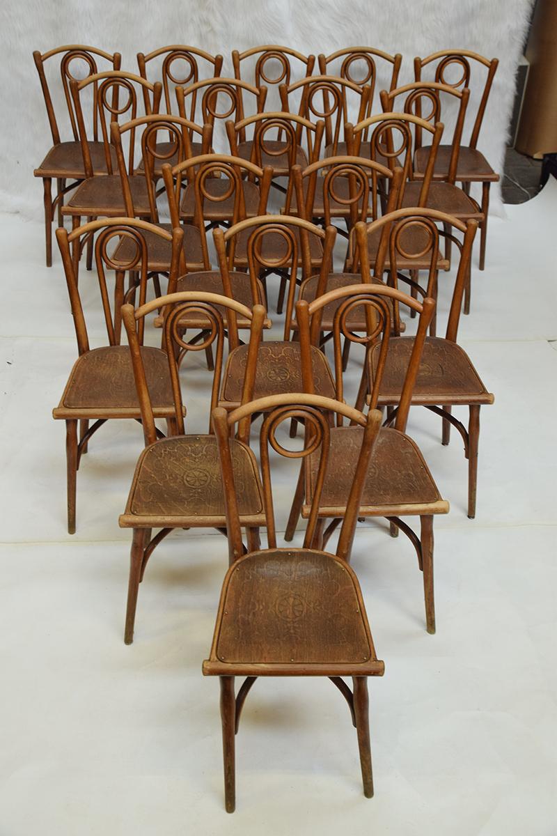 Large Set of 22 Bistro Dining Chairs by Thonet Vienna, before 1921 For Sale 8
