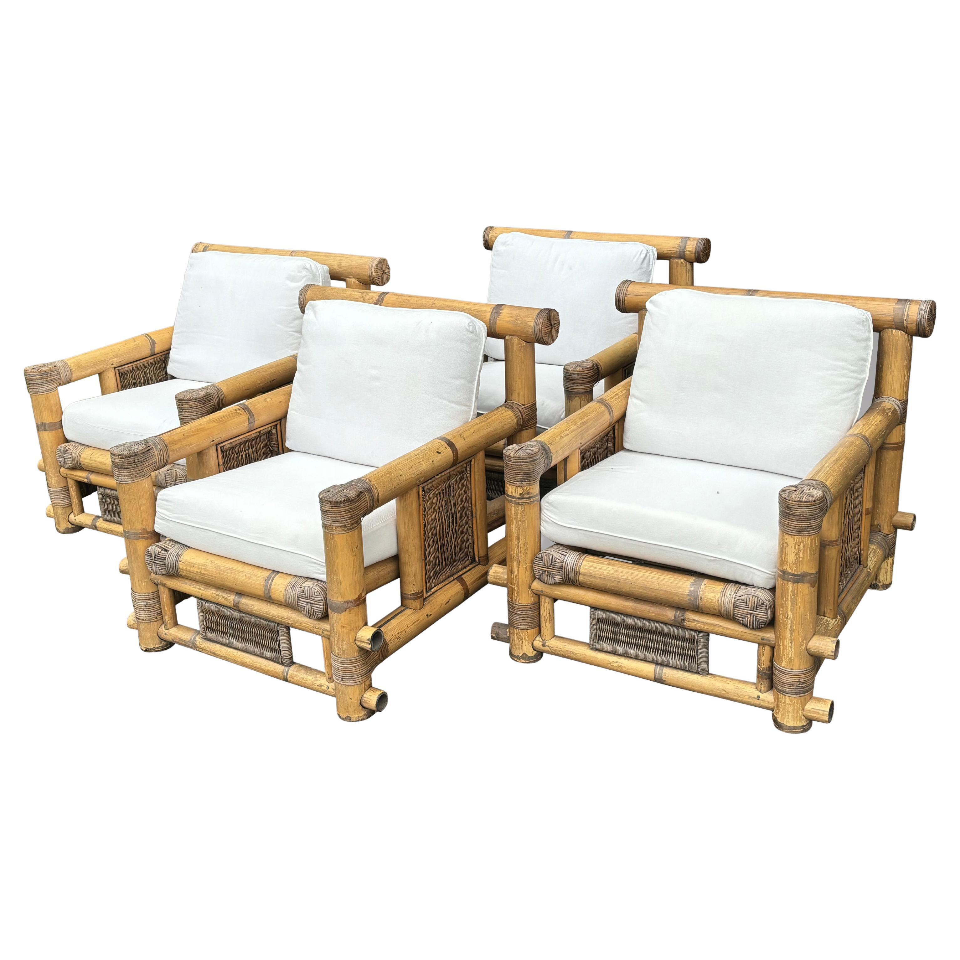 Ensemble de 4 grands fauteuils de salon pagode en bambou en vente