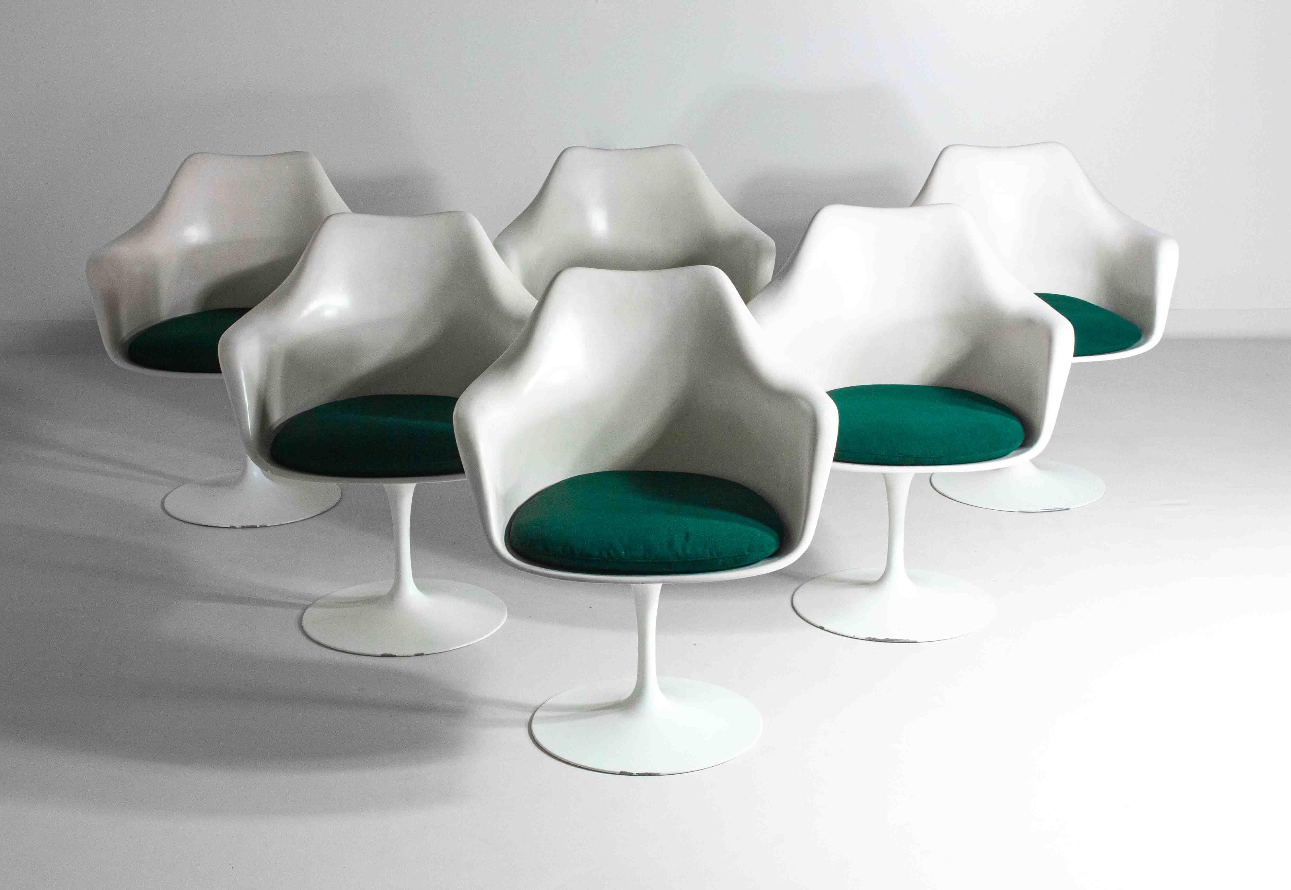 Aluminium Grand ensemble de 8 fauteuils tulipe d'Eero Saarinen pour Knoll International, 1970 en vente