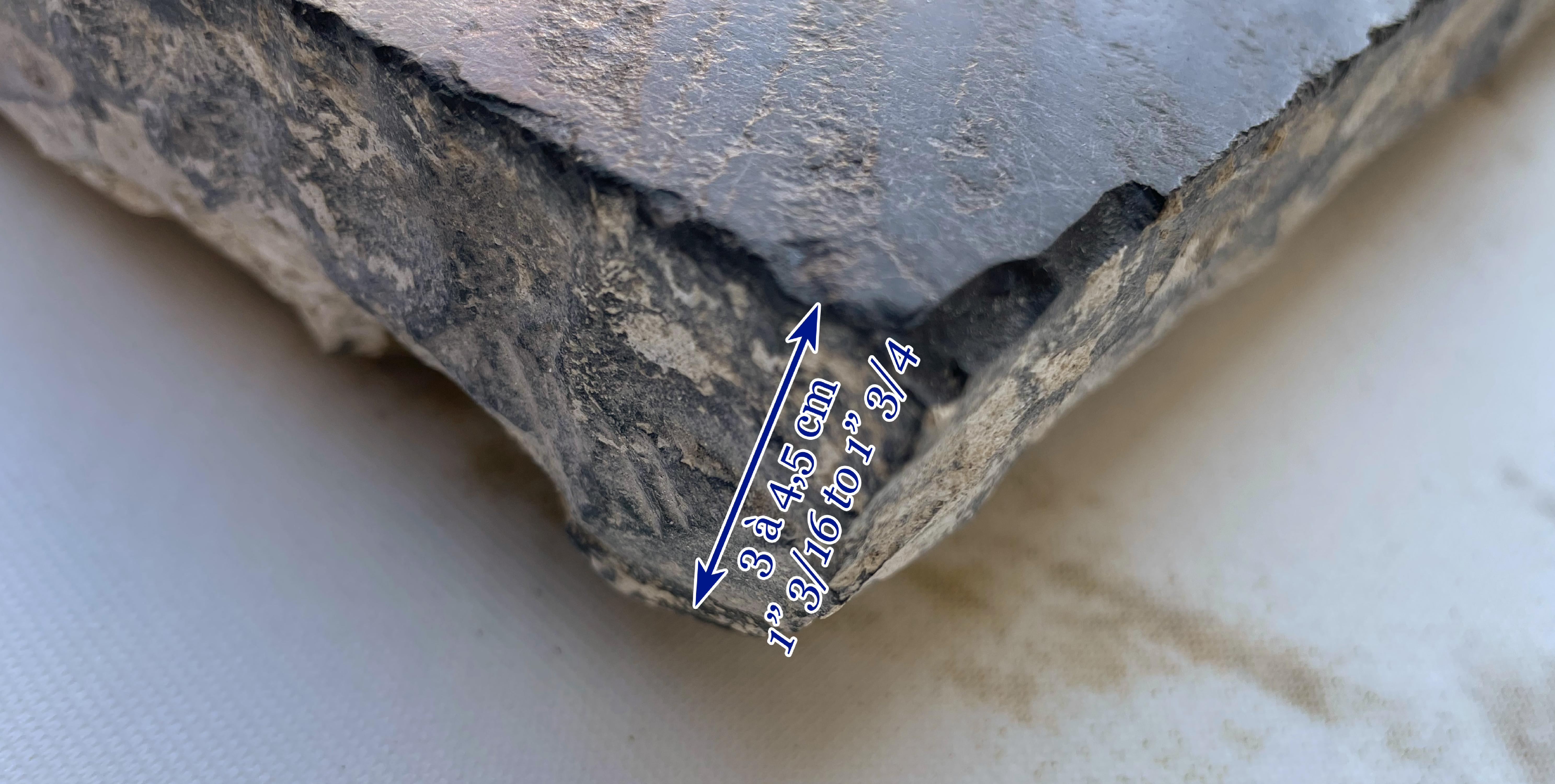 Grand ensemble de carreaux de pierres noires en vente 10