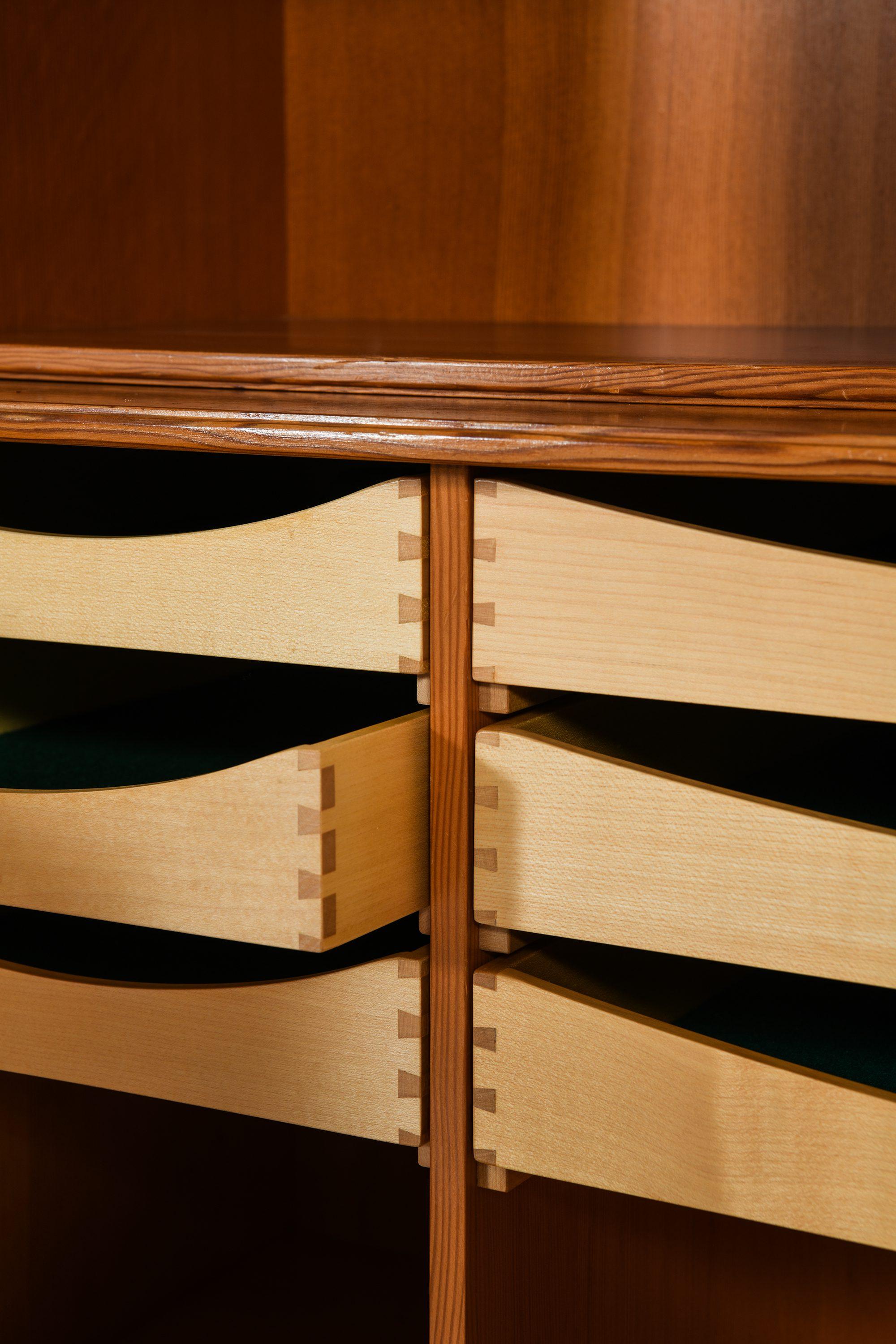 Danese Grande set di librerie in pino dell'Oregon di Mogens Koch, 1933 in vendita