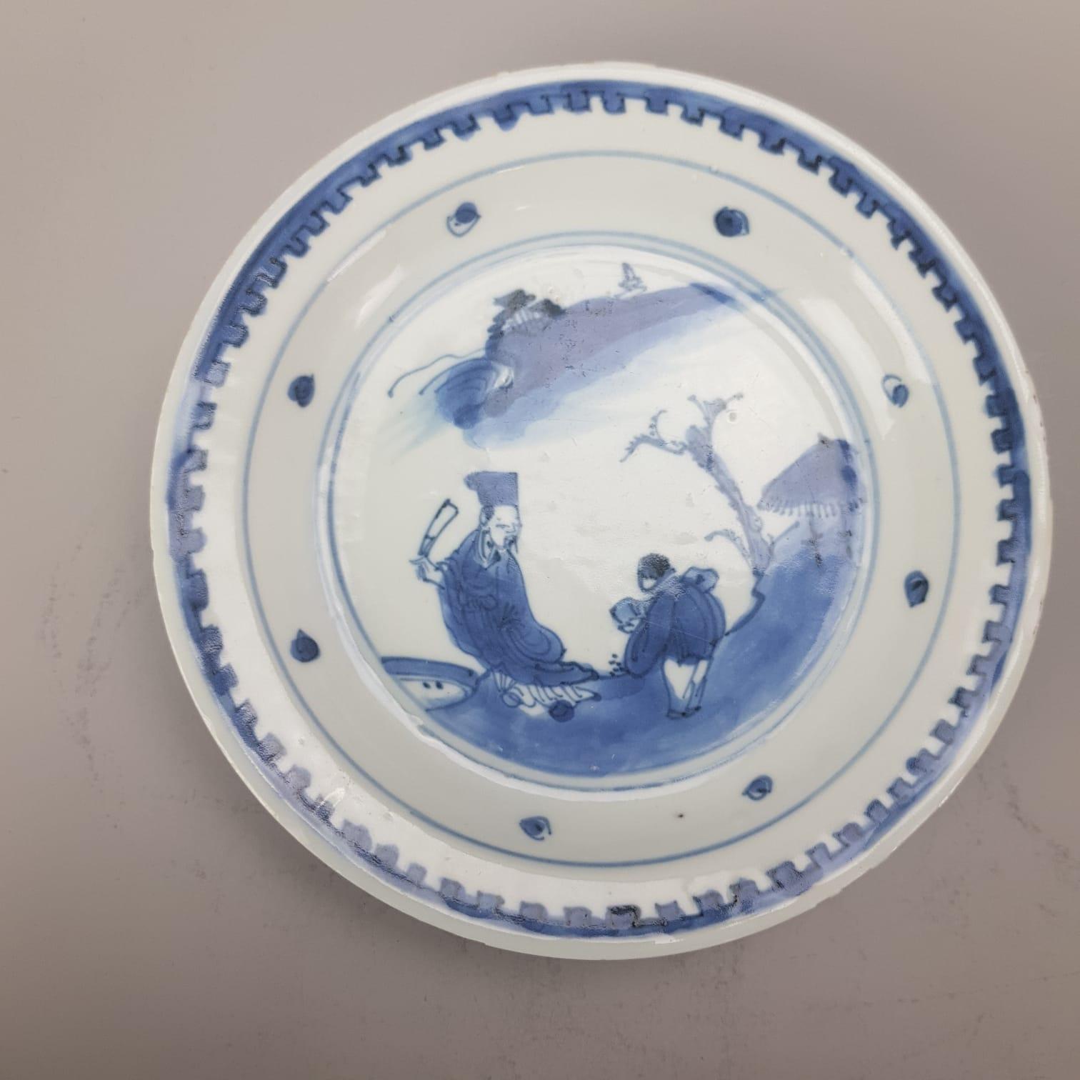 Grand ensemble d'assiettes en porcelaine chinoise du 17ème siècle de la Dynastie Ming, marqué Chenghua en vente 2