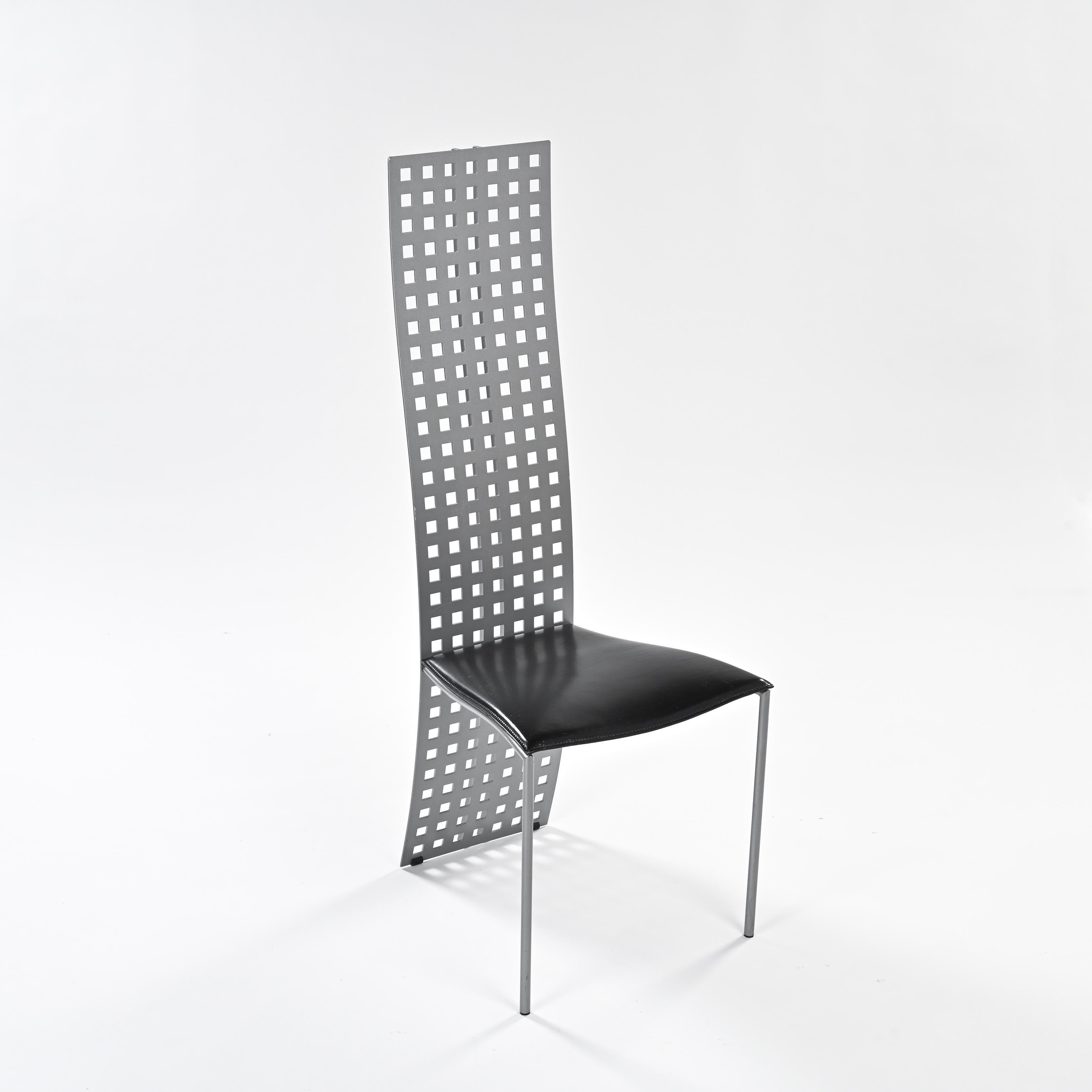 Postmoderno Grande set di otto sedie di Massimo and Lella Vignelli, circa 1980 in vendita