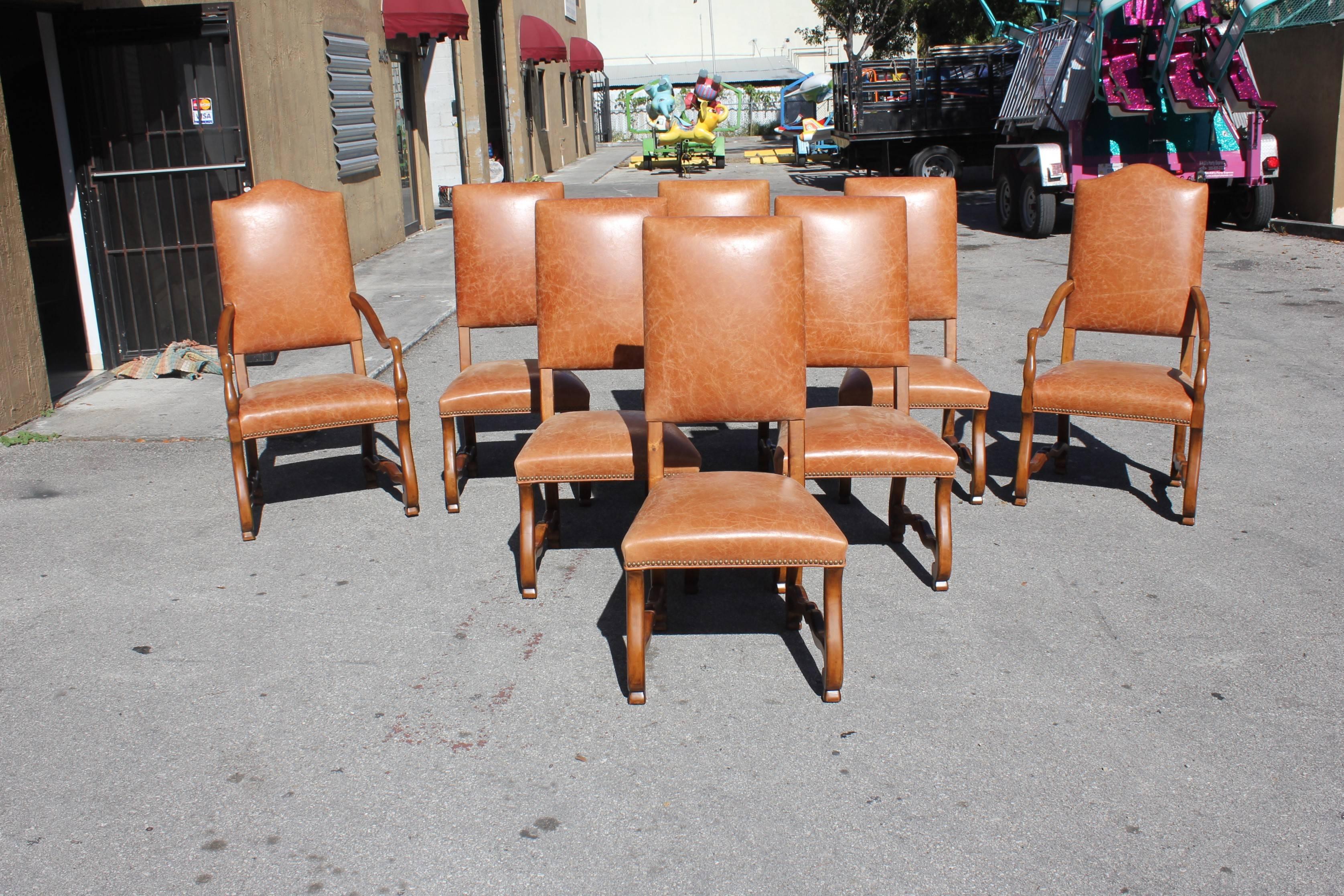 Early 20th Century Large Set of Eight French Louis XIII Style Os De Mouton Walnut Dining Chairs