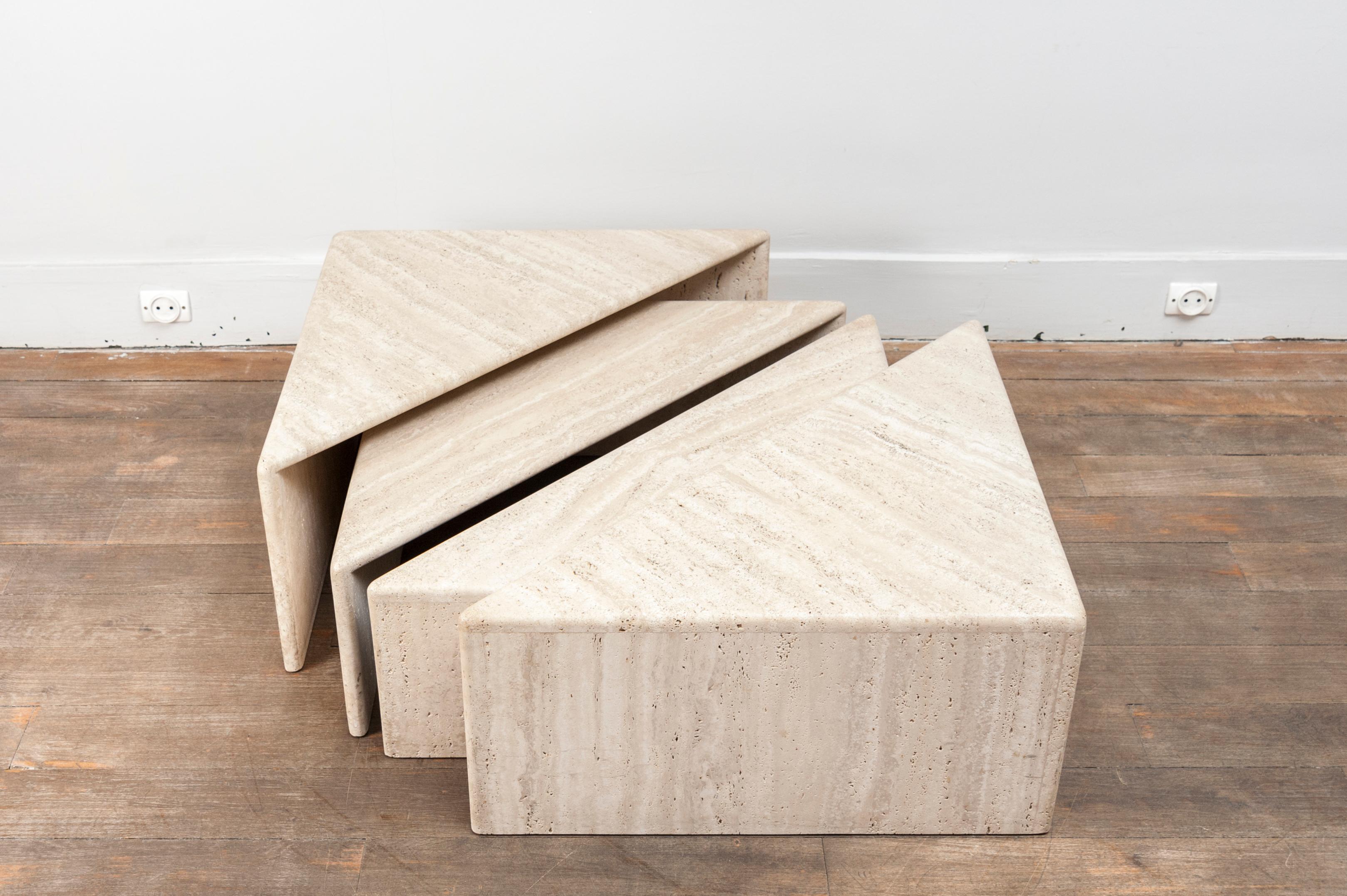 Large Set of Eight Travertine Elements Forming One or More Coffee Tables In Good Condition In Paris, Ile-de-France