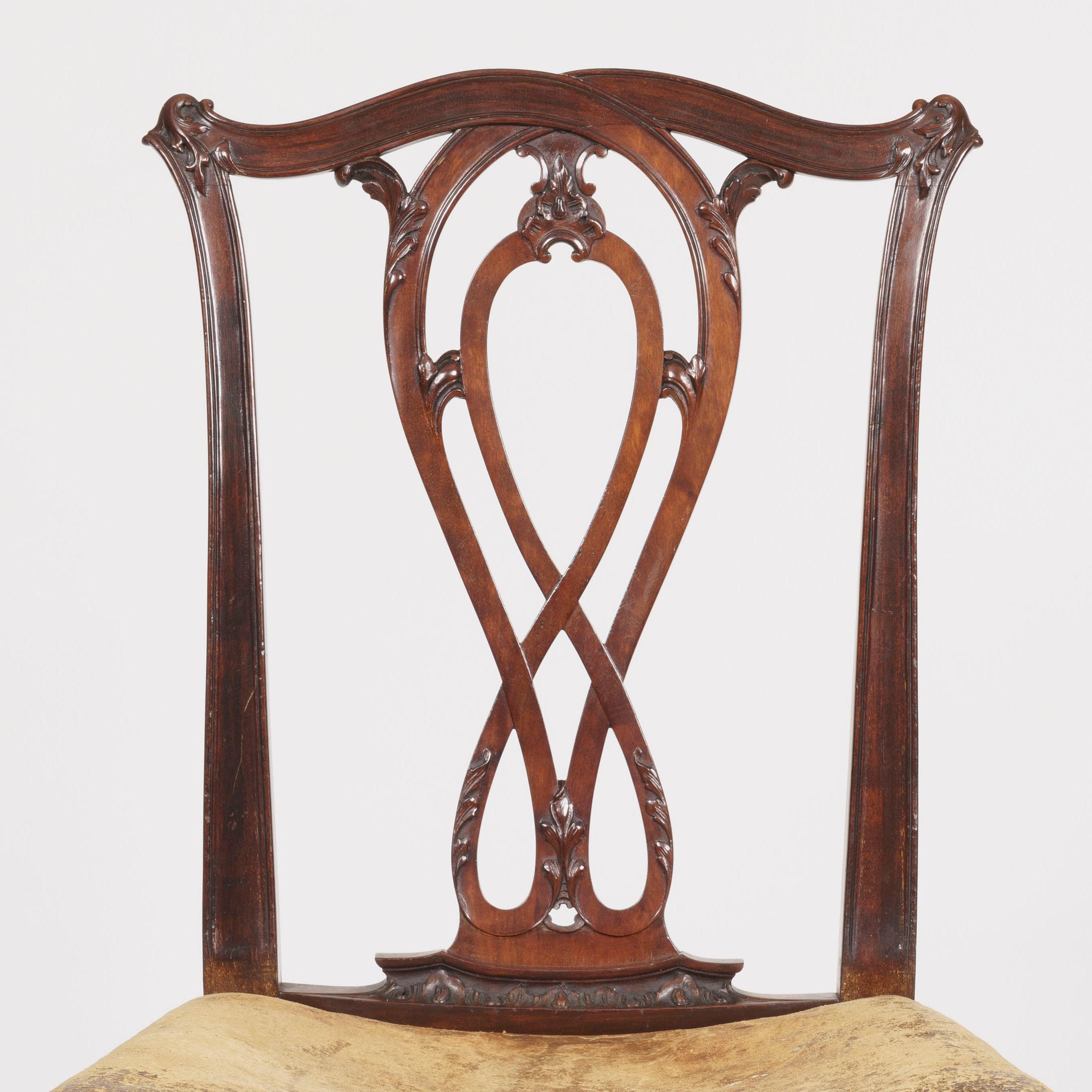 Großer Satz von achtzehn Mahagoni-Esszimmerstühlen aus dem 19. Jahrhundert im georgianischen Stil im Zustand „Gut“ im Angebot in London, GB