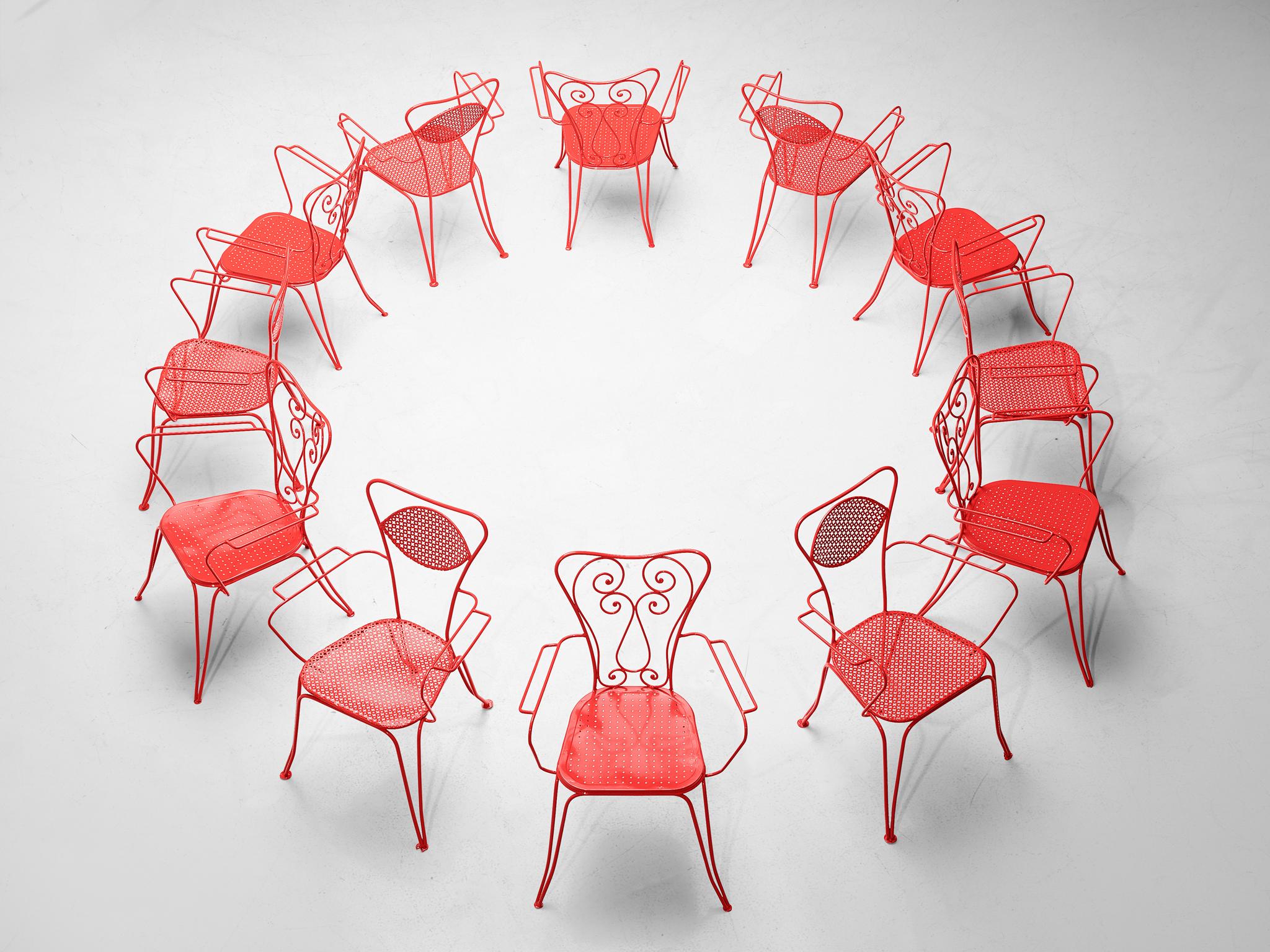 Grand ensemble de chaises de patio italiennes de différentes couleurs en vente 2