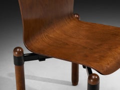 Gran Conjunto de Sillas de Comedor Modernistas de Madera y Metal