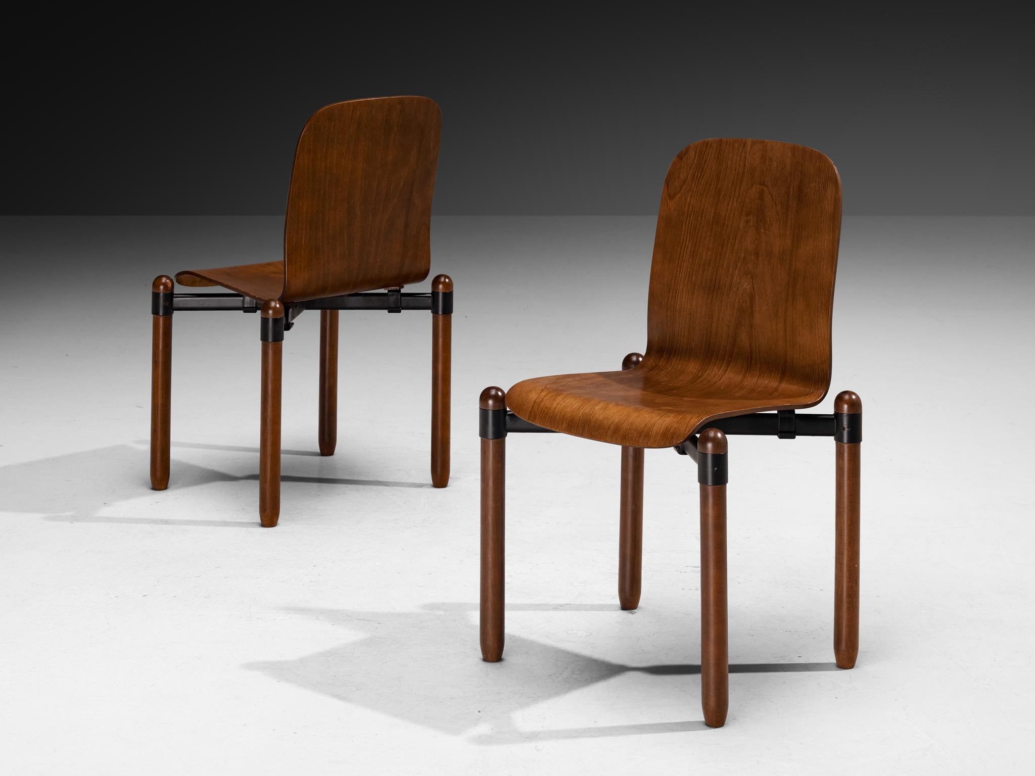 Mid-Century moderno Grande set di sedie da pranzo moderniste in legno e metallo in vendita