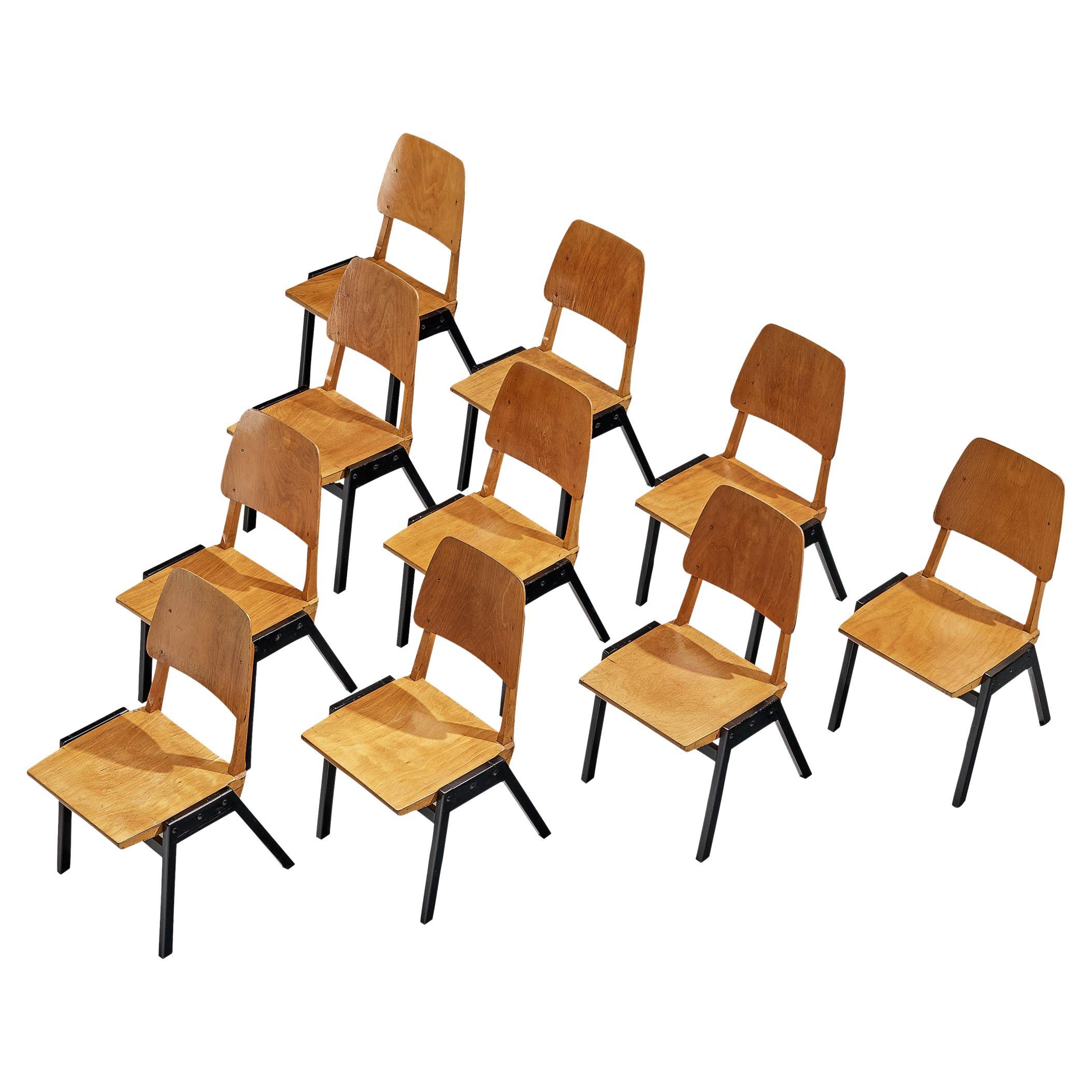 Grand ensemble de chaises de salle à manger Roland Rainer en bois 