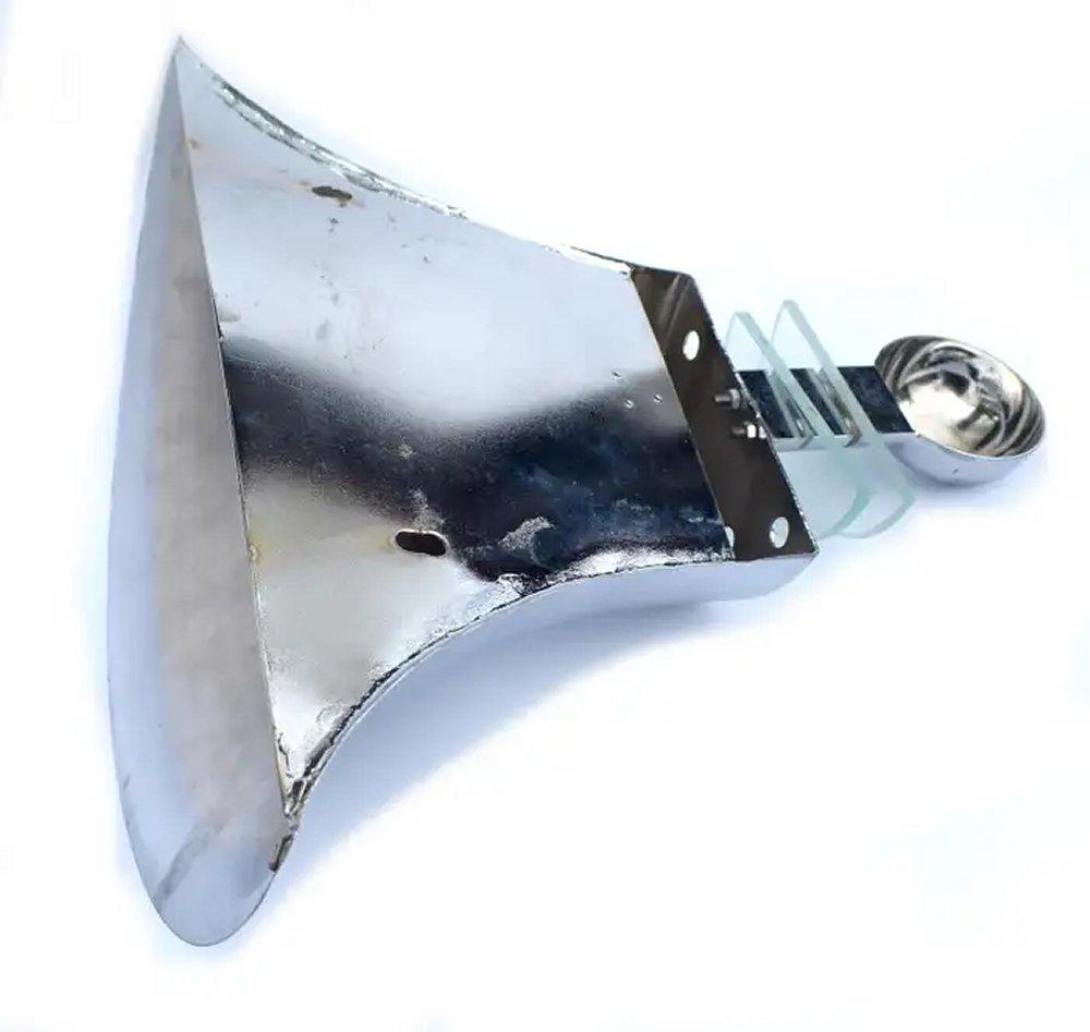 Vetro Grande set di tre luci da parete a tromba in vetro e cromo Art Déco per il cinema in vendita