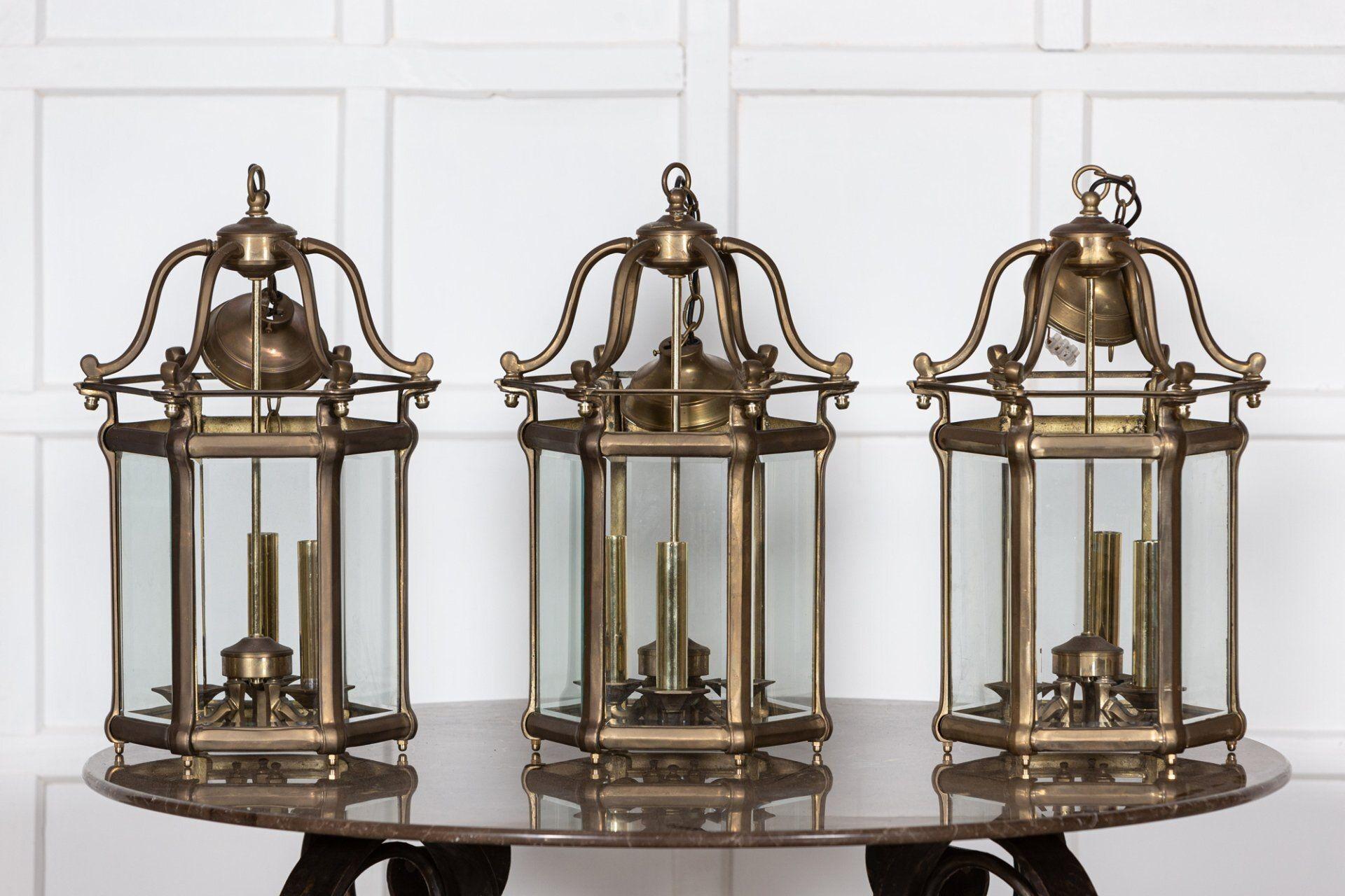 Large Set of Three English Solid Brass Lanterns In Good Condition For Sale In Staffordshire, GB