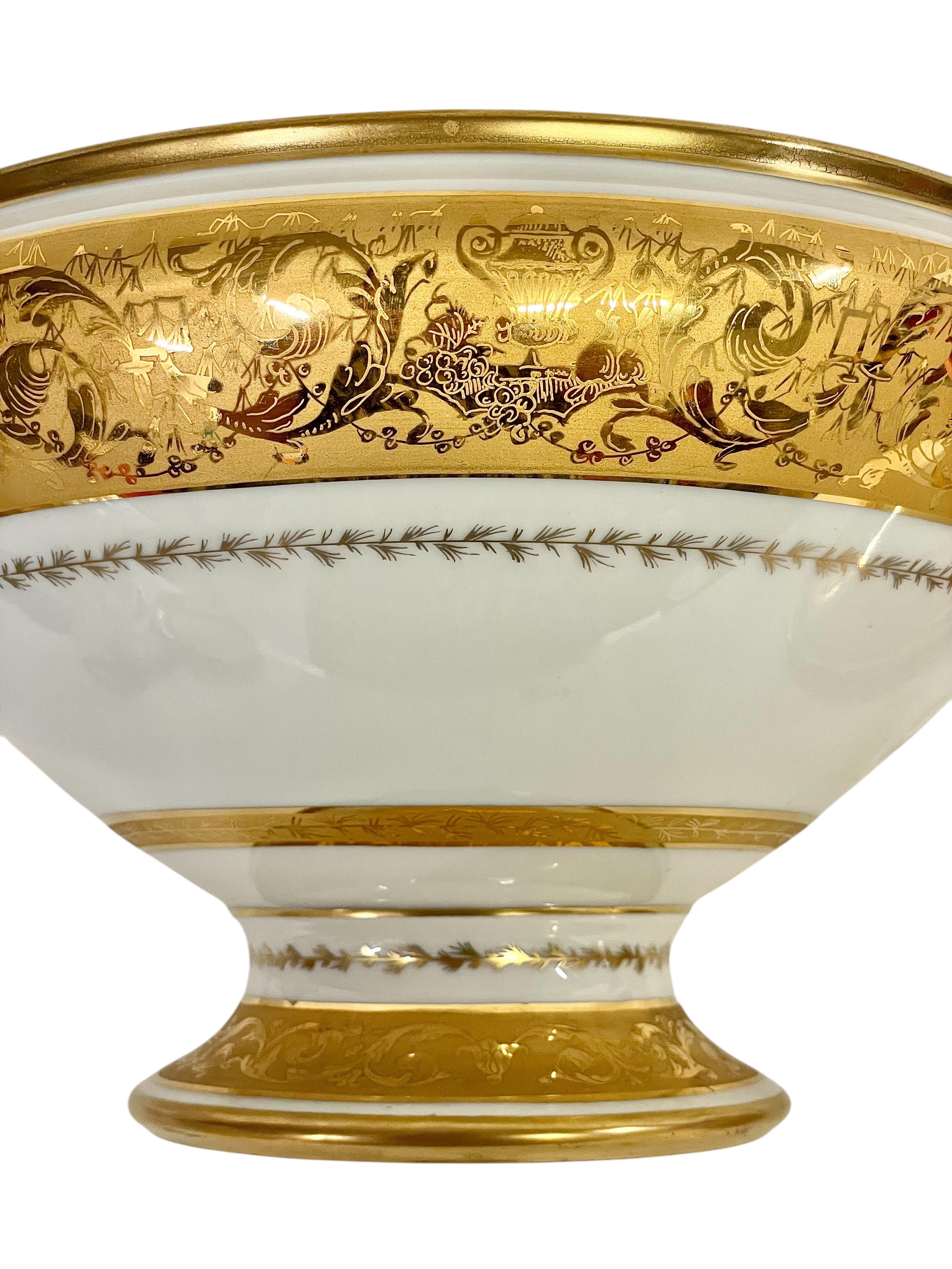 Sopera grande de porcelana dorada y fuente dorada de Camille Le Tallec en venta 5