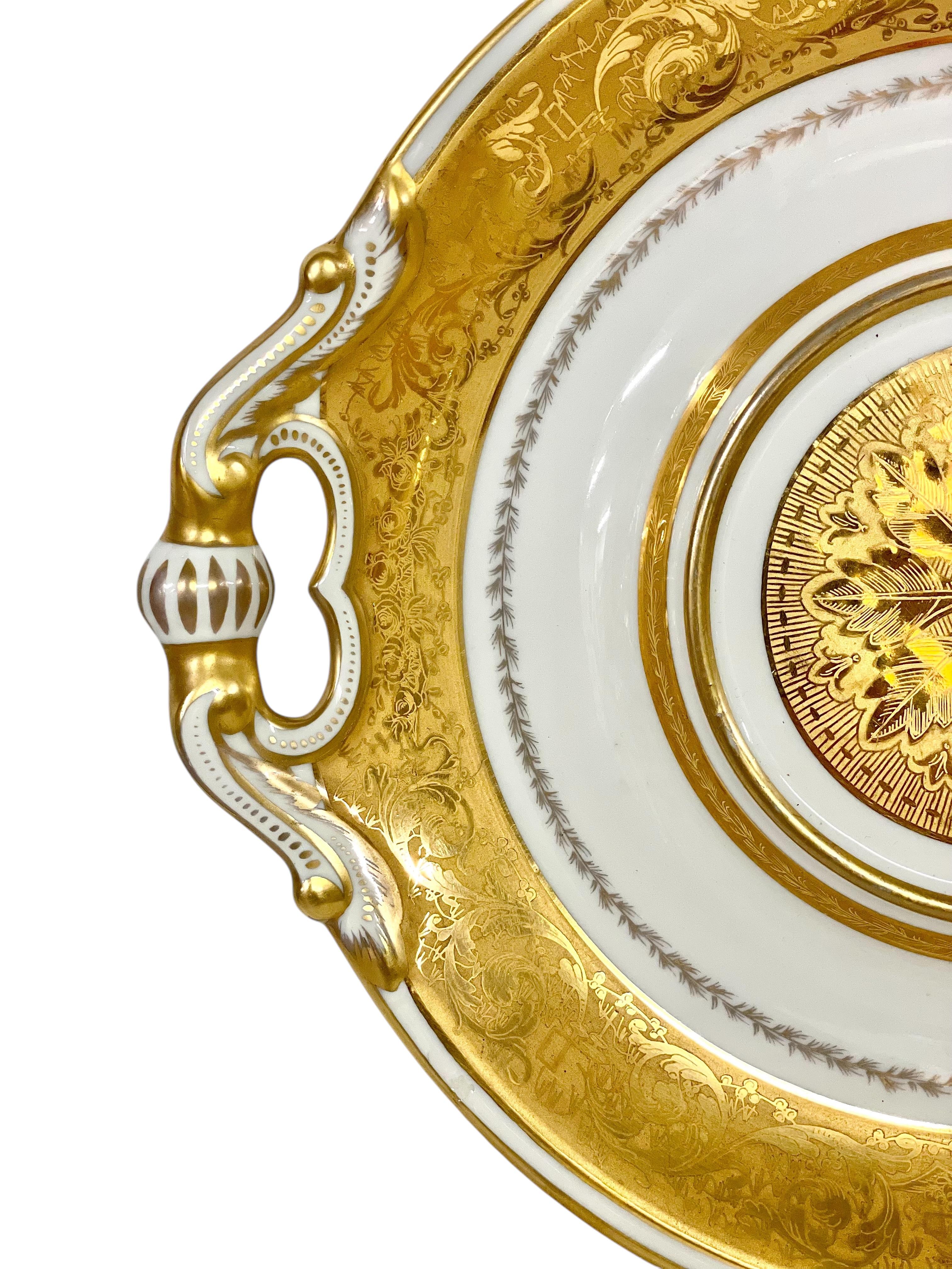 Sopera grande de porcelana dorada y fuente dorada de Camille Le Tallec en venta 10