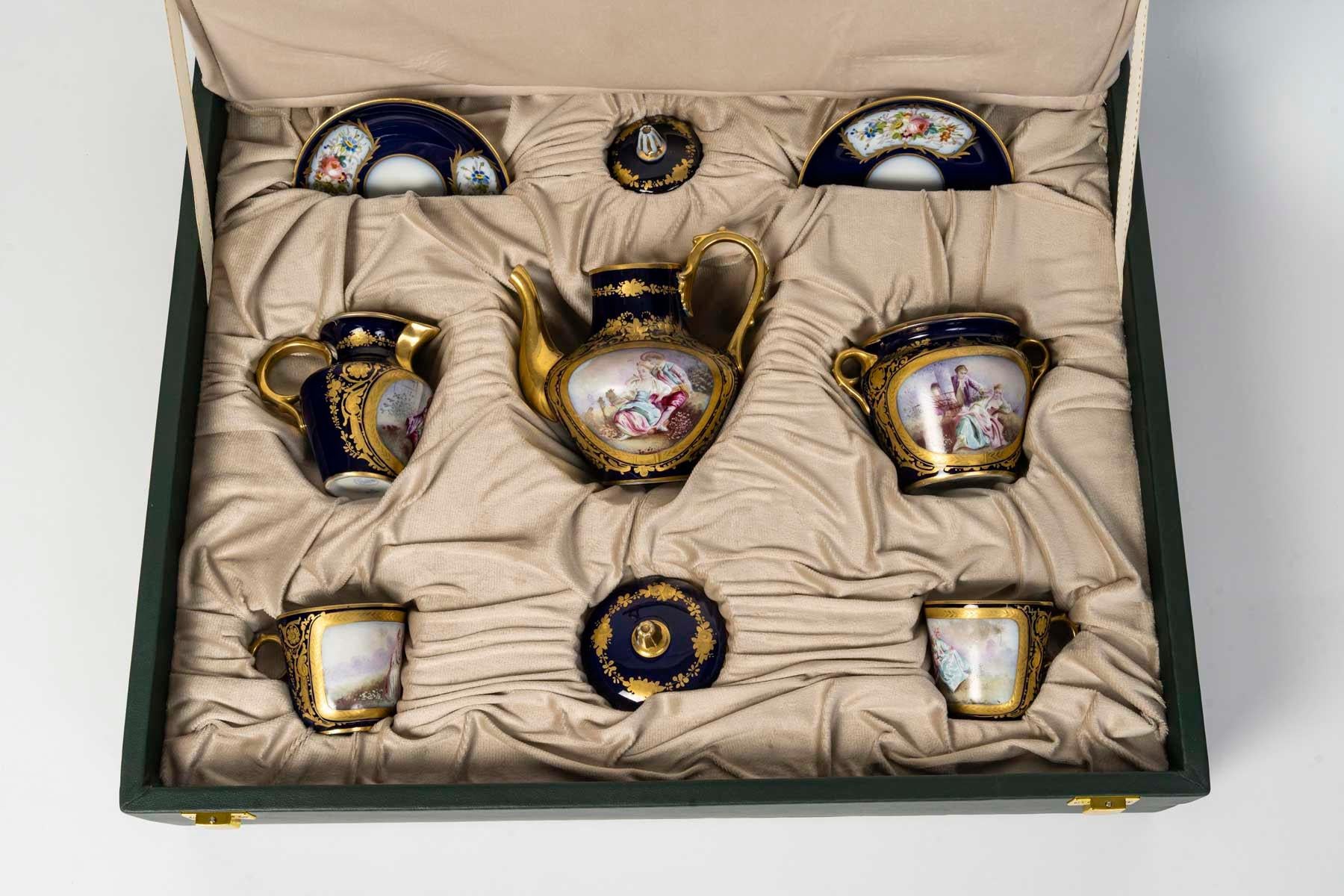 Porcellana Grande servizio da tè in porcellana di Sèvres, XIX secolo, periodo Napoleone III. in vendita