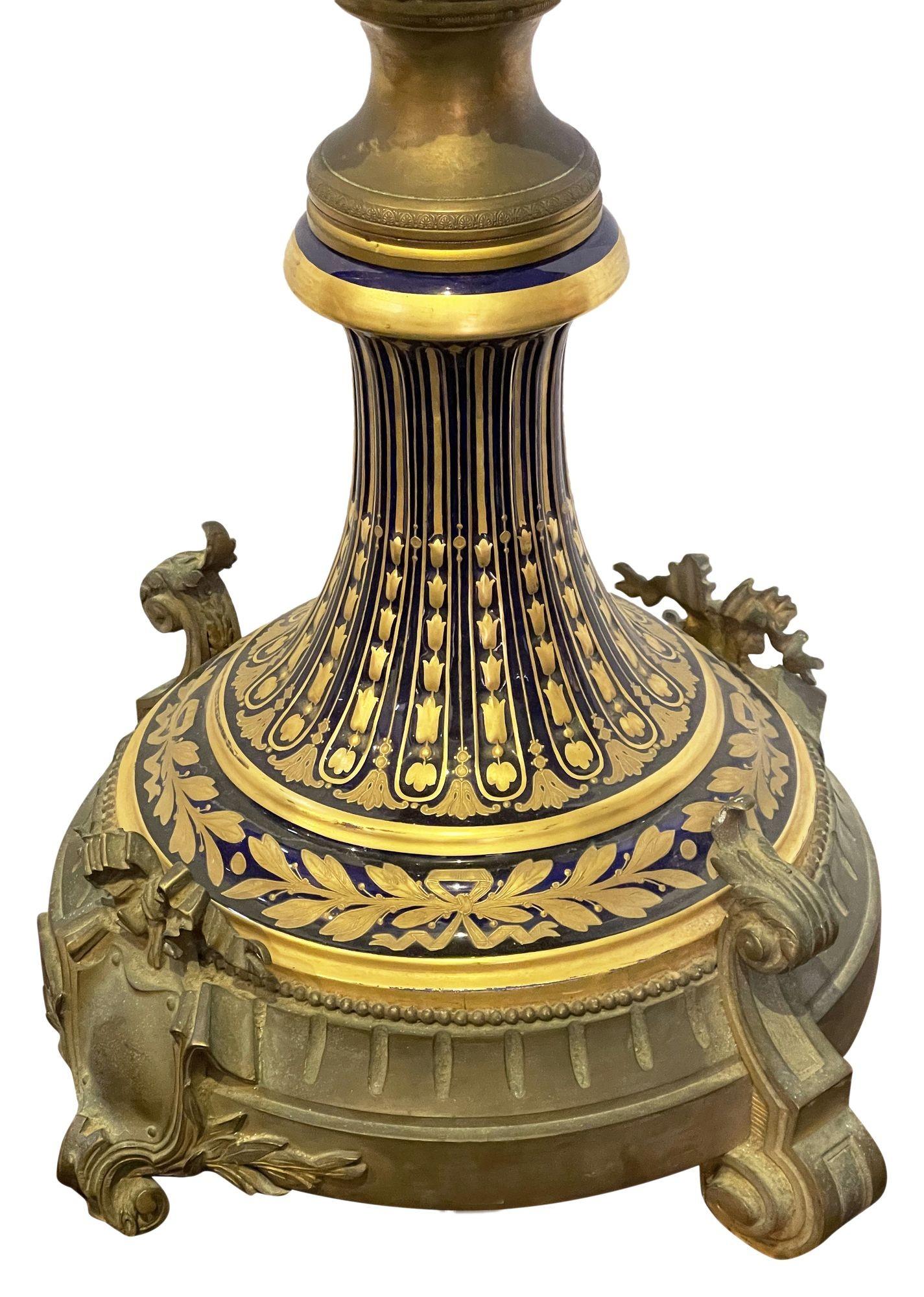 Large Sevres style lidded vase signed Morant For Sale 2