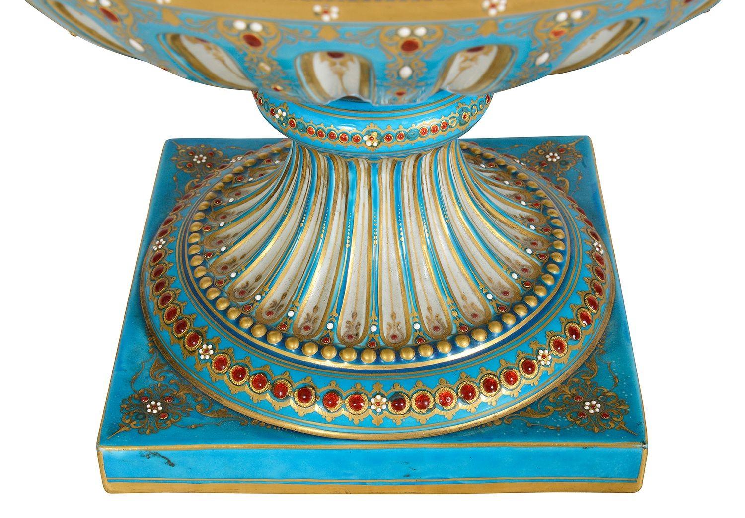 Gran jarrón con tapa estilo Sevres, hacia 1880, 56 cm Porcelana en venta