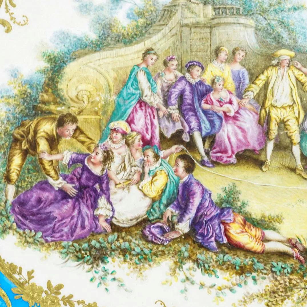 Großer Porzellanteller im Sevres-Stil im Louis-XV-Stil (Vergoldet) im Angebot